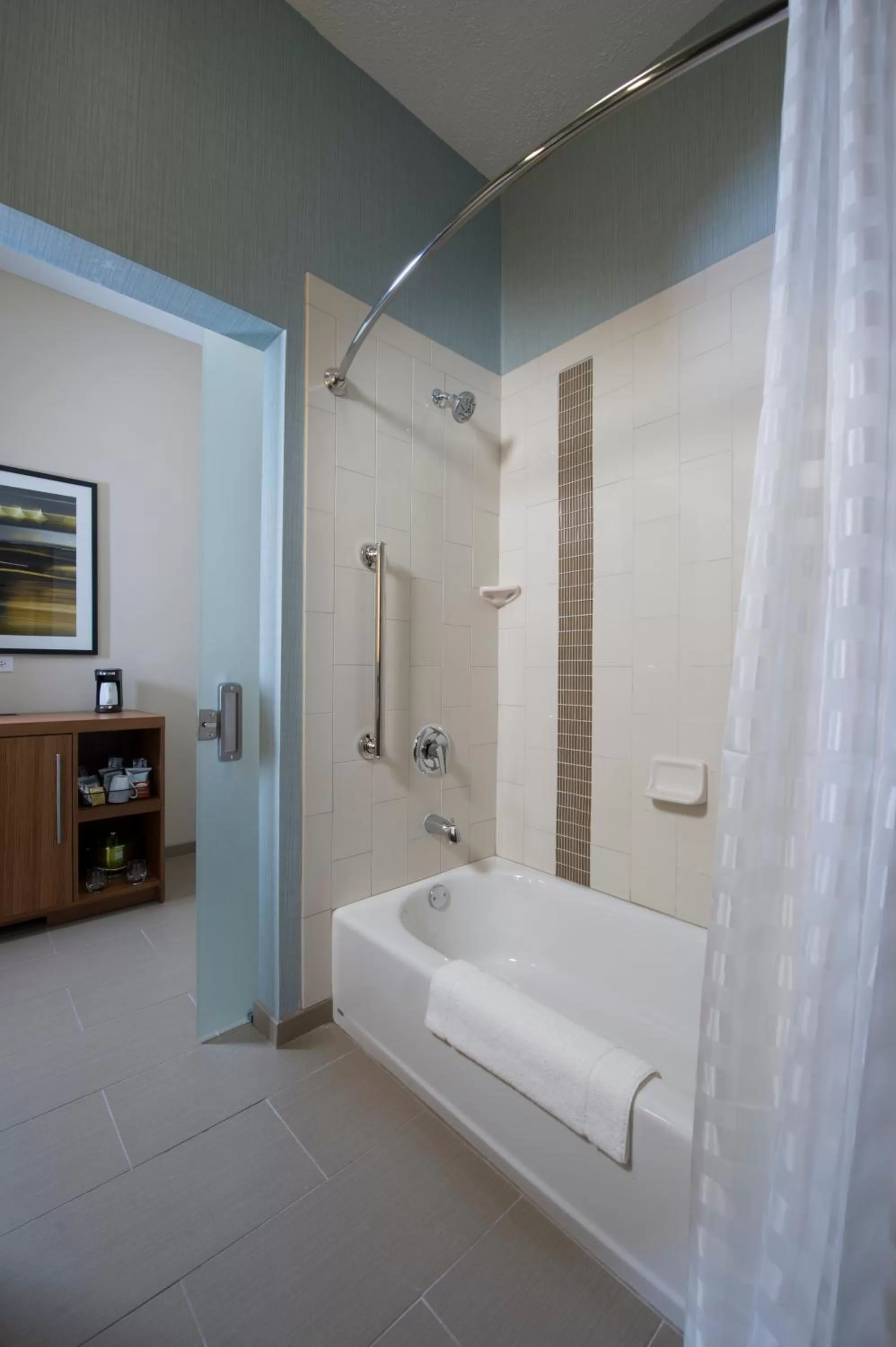 Queen Room with Two Queen Beds, Sofa Bed and Accessible Tub in Hyatt Place Savannah Airport