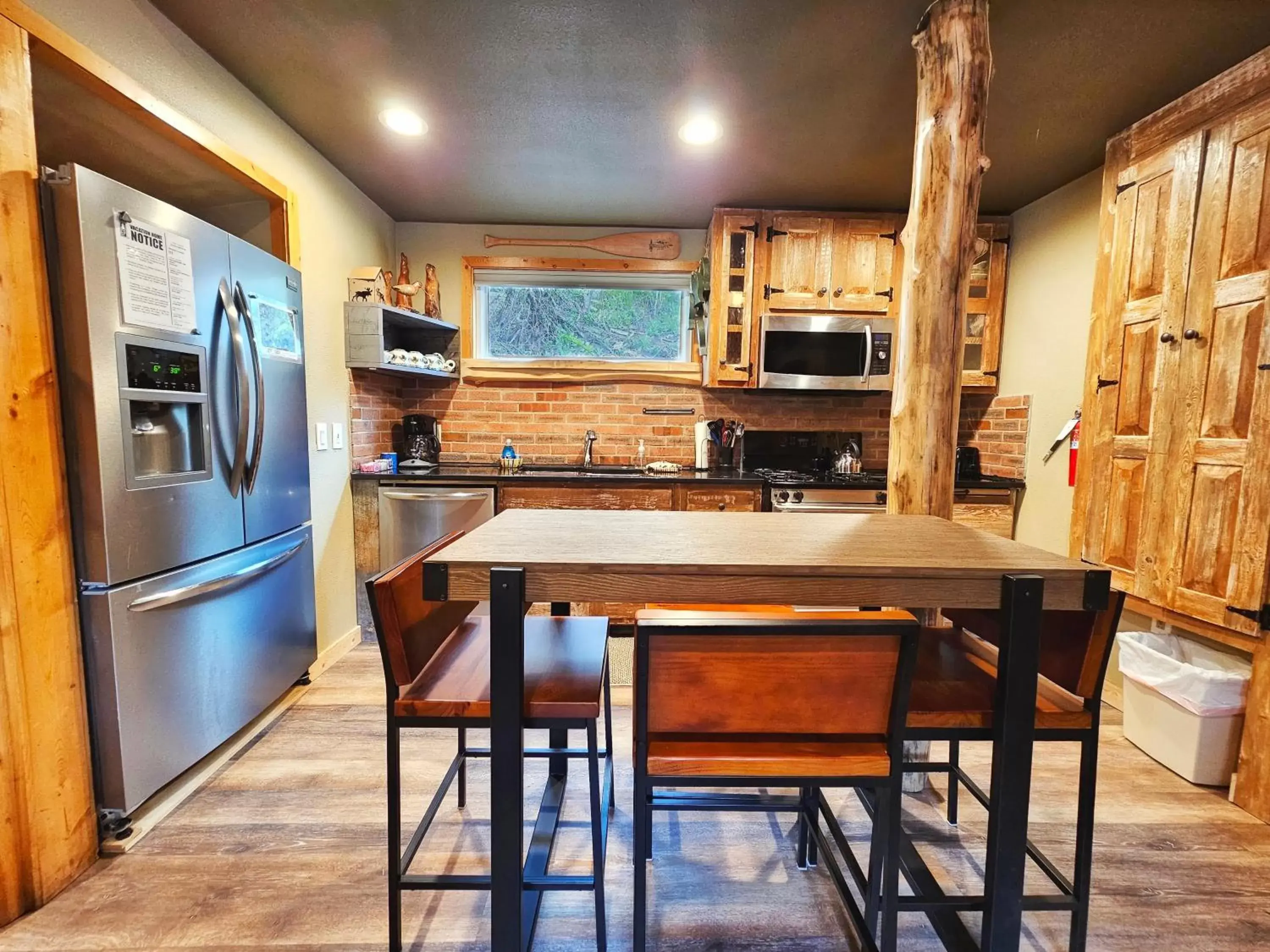 Kitchen/Kitchenette in Pine Haven Resort