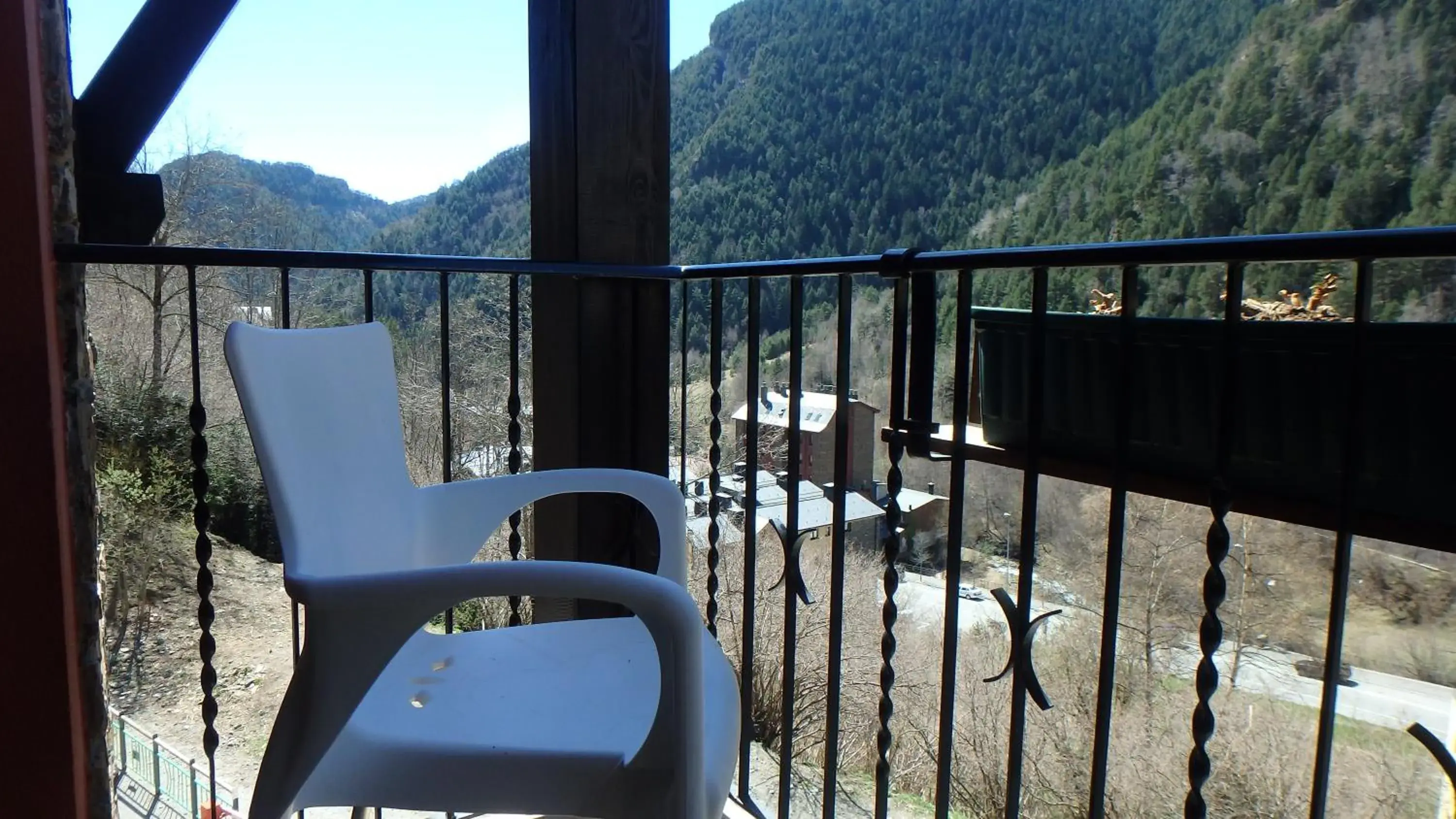 Mountain view, Balcony/Terrace in Xalet Besolí