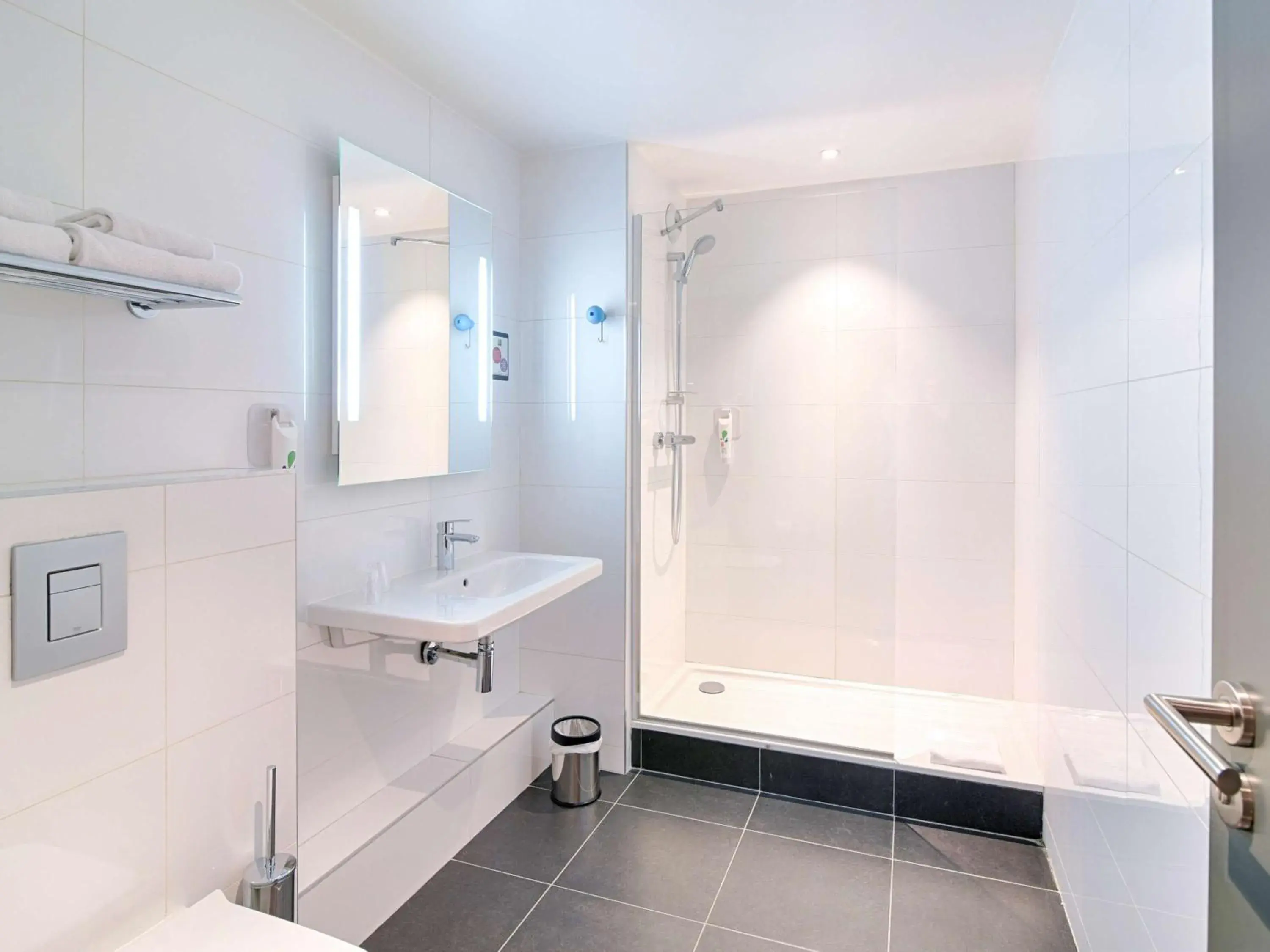 Photo of the whole room, Bathroom in ibis Styles Lyon Confluence