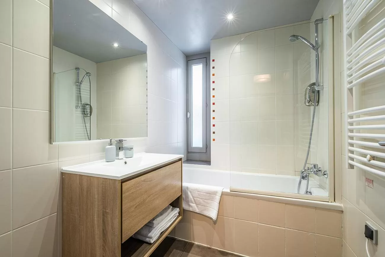 Bathroom in Eden Hotel, Apartments and Chalet Chamonix Les Praz