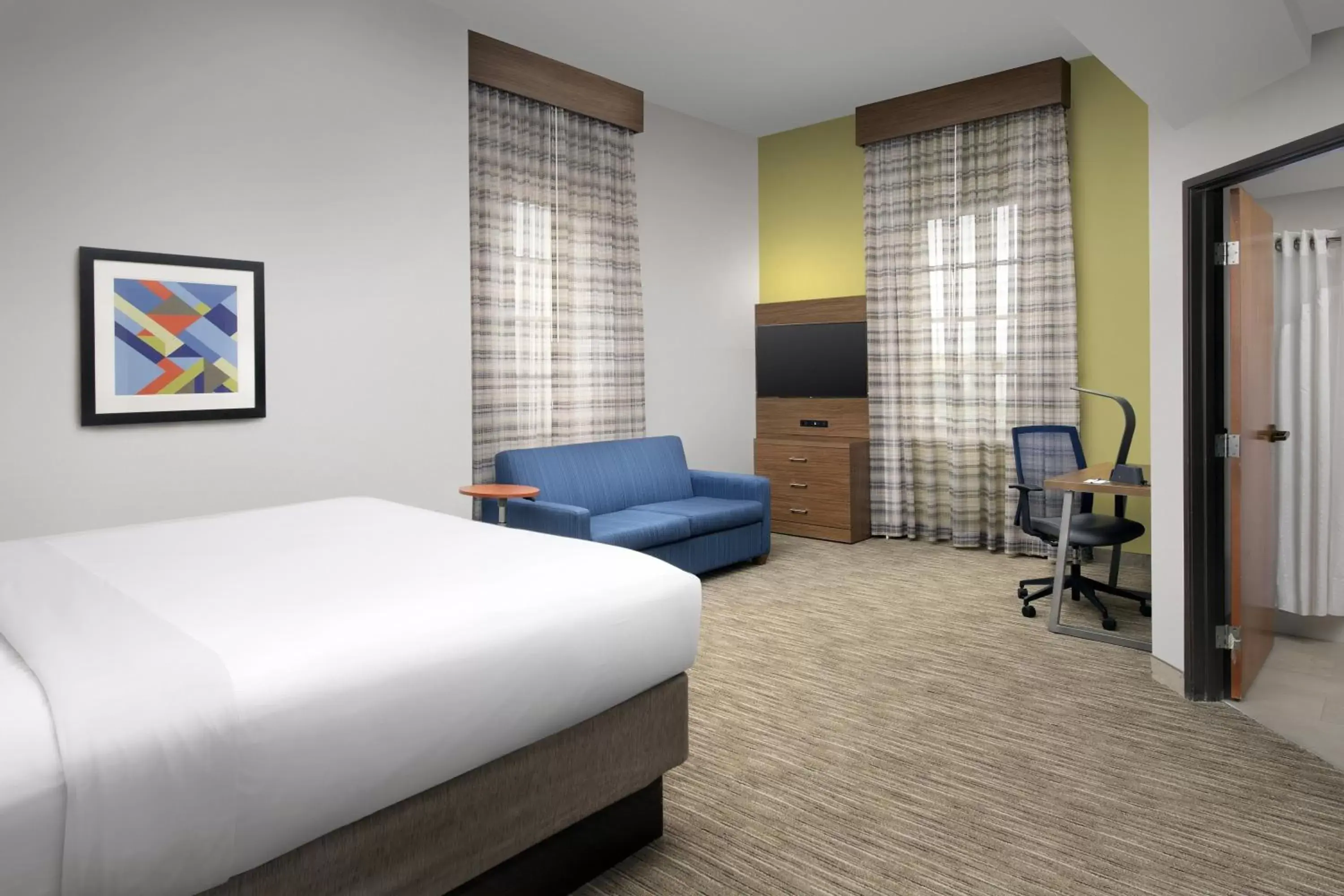 Photo of the whole room in Holiday Inn Express San Antonio North Riverwalk Area, an IHG Hotel