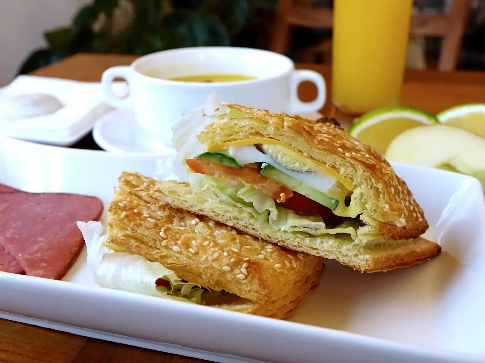 Breakfast in Mövenpick Hotel Amman