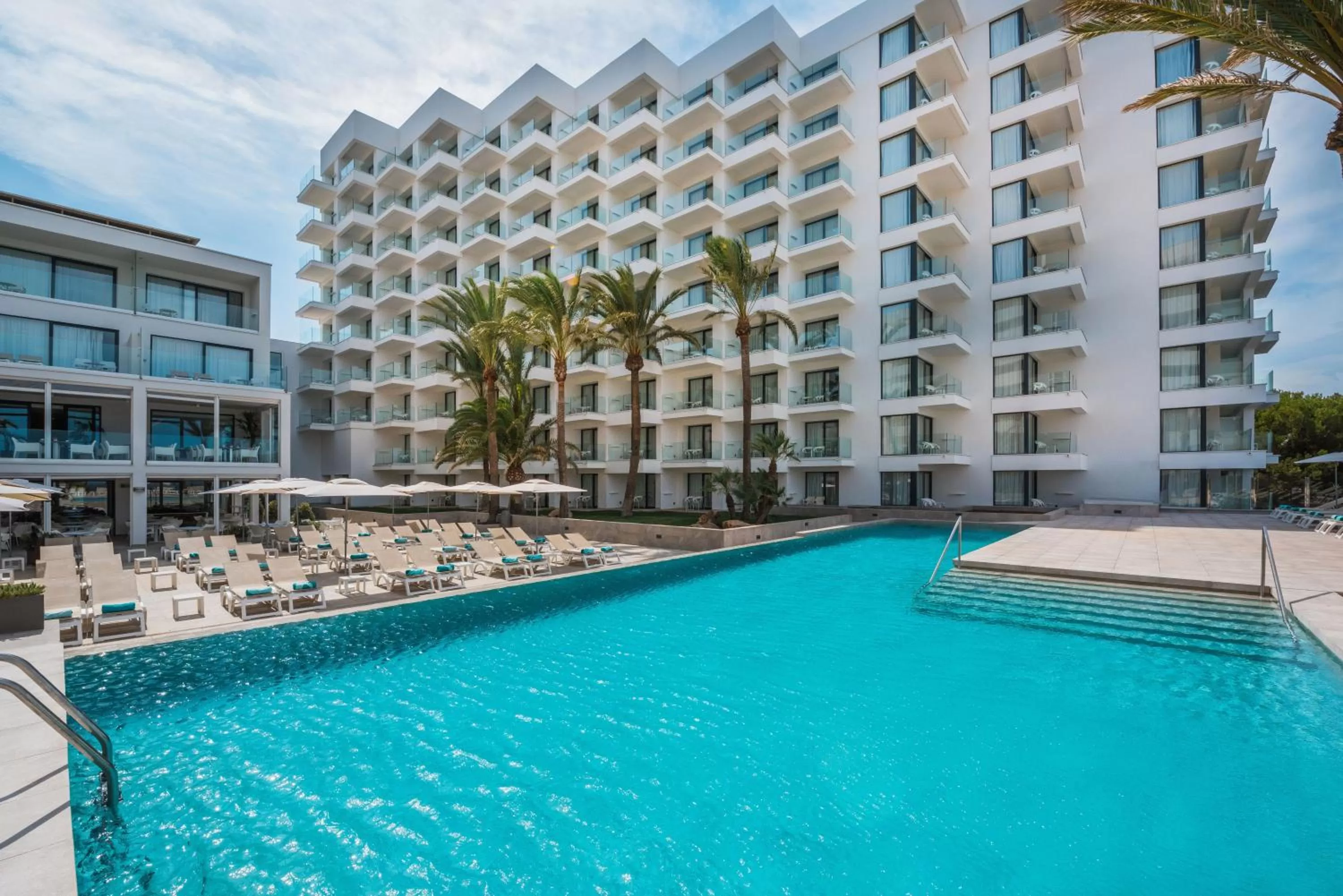 Swimming pool in Iberostar Waves Cala Millor - Adults Only