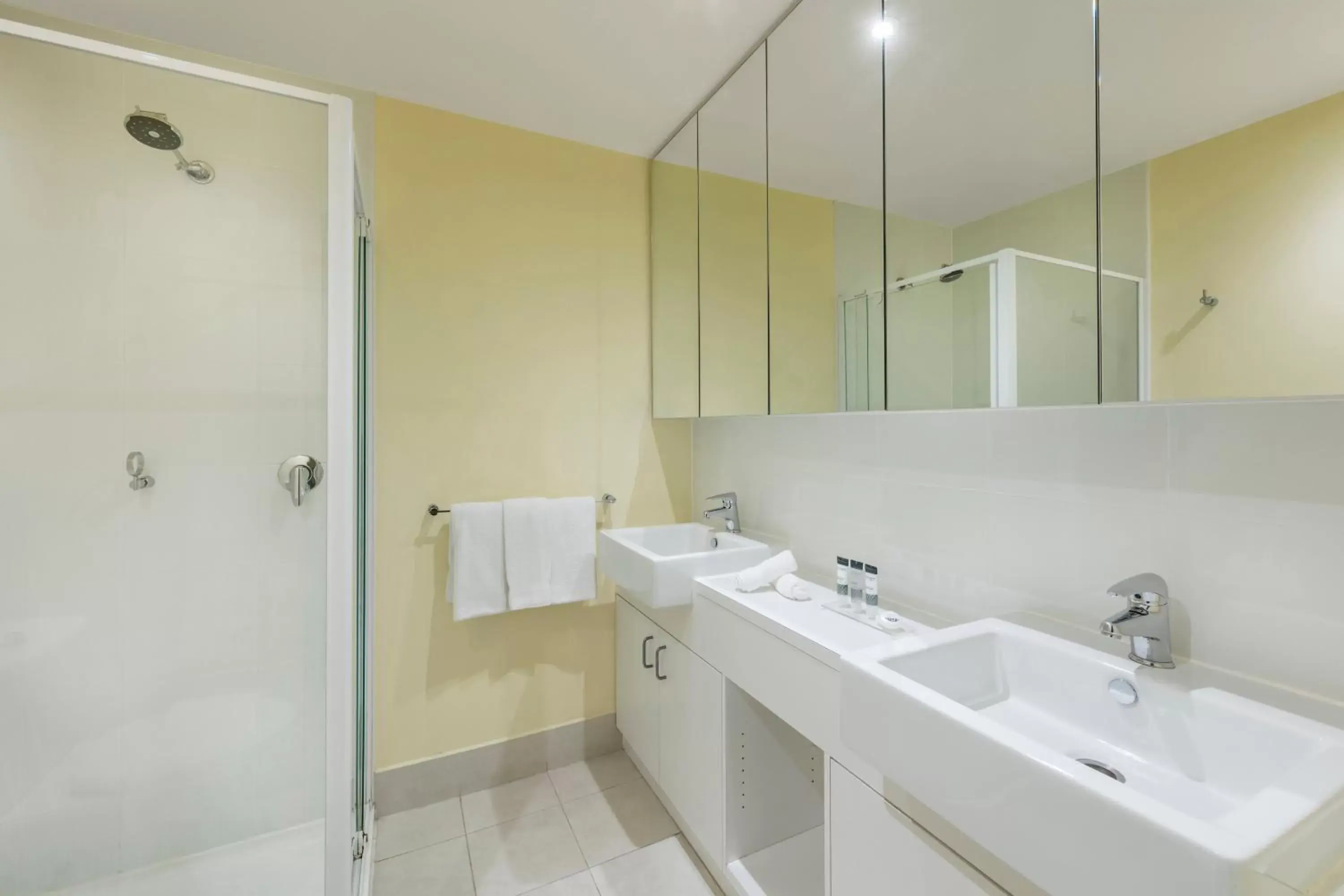 Bathroom in Oaks Melbourne on Lonsdale Suites