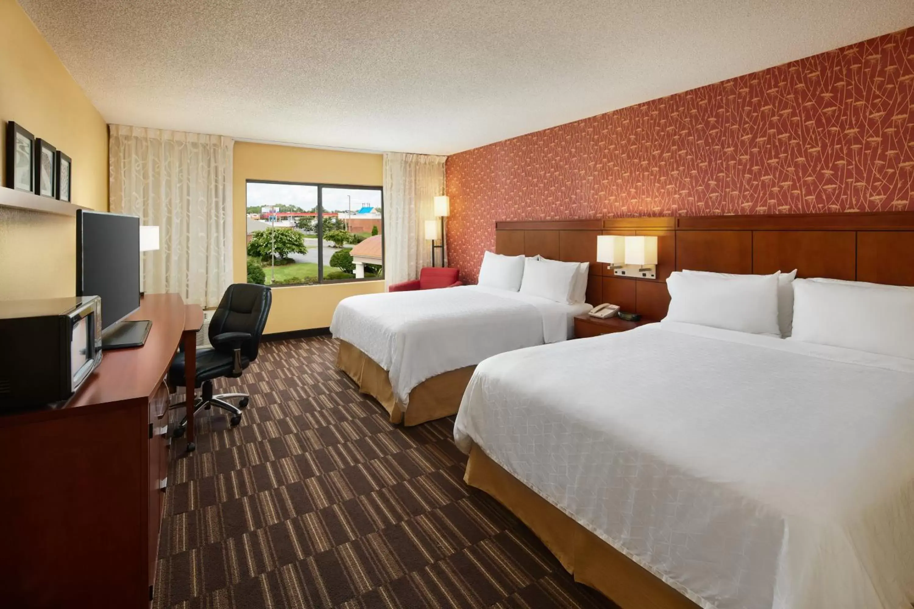 Photo of the whole room, Bed in Holiday Inn Express Tifton, an IHG Hotel