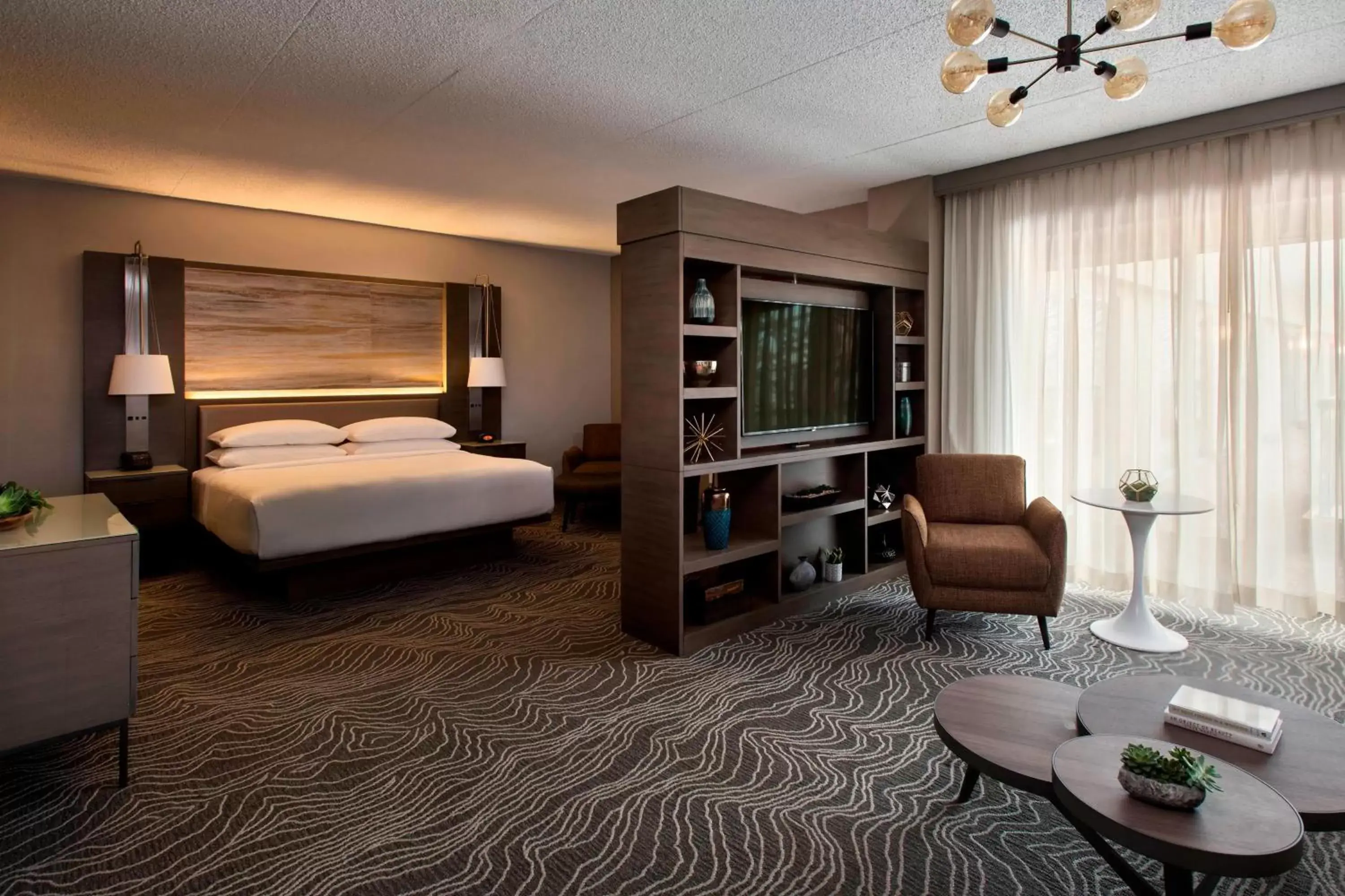 Bedroom in Marriott Melville Long Island
