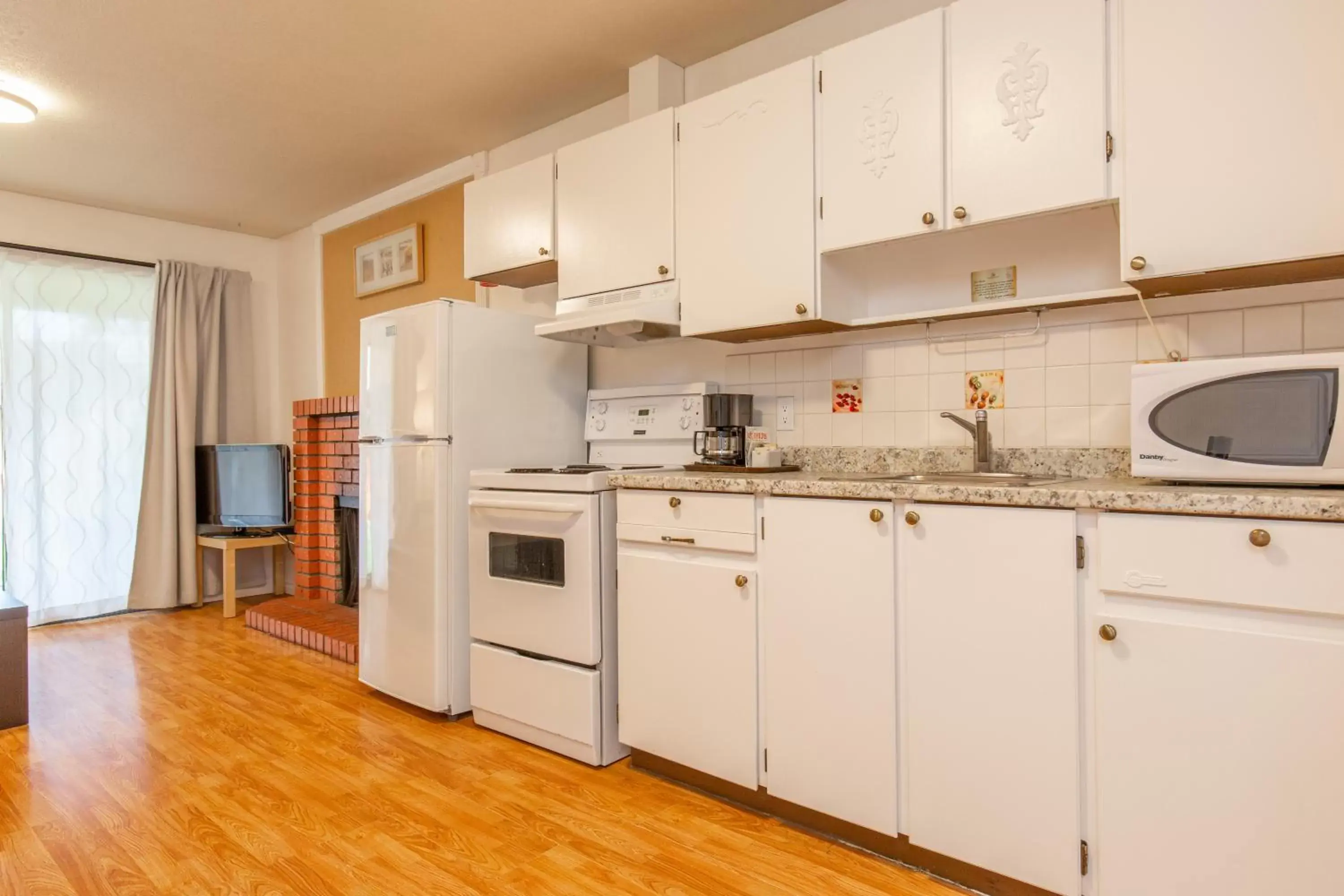 Kitchen or kitchenette, Kitchen/Kitchenette in Riverside Resort