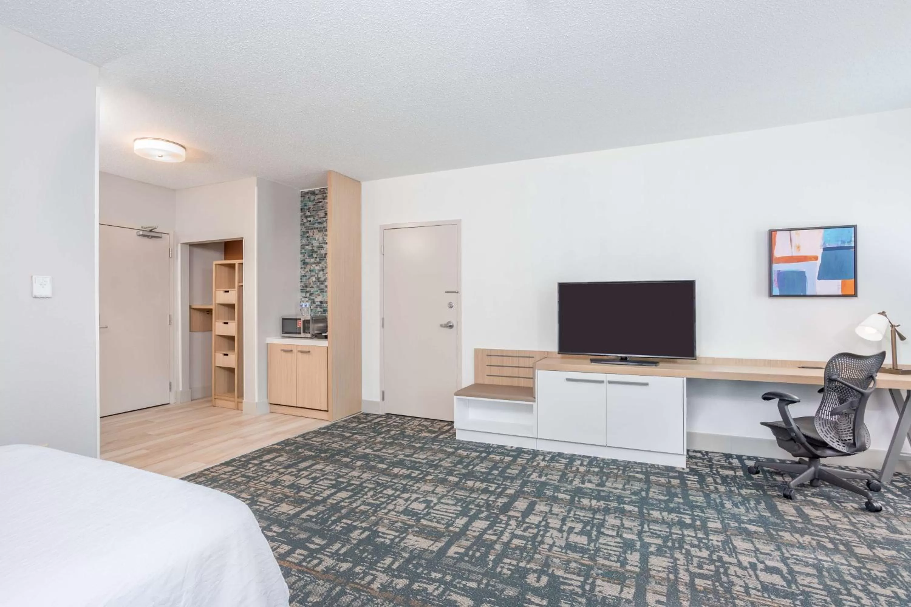 Bedroom, Bed in Hilton Garden Inn Cincinnati/Sharonville