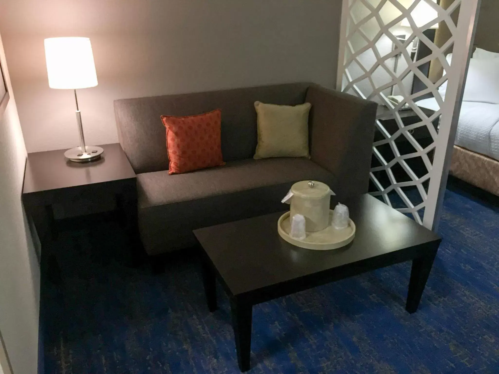 Seating Area in Best Western Plus Portland Airport Hotel & Suites