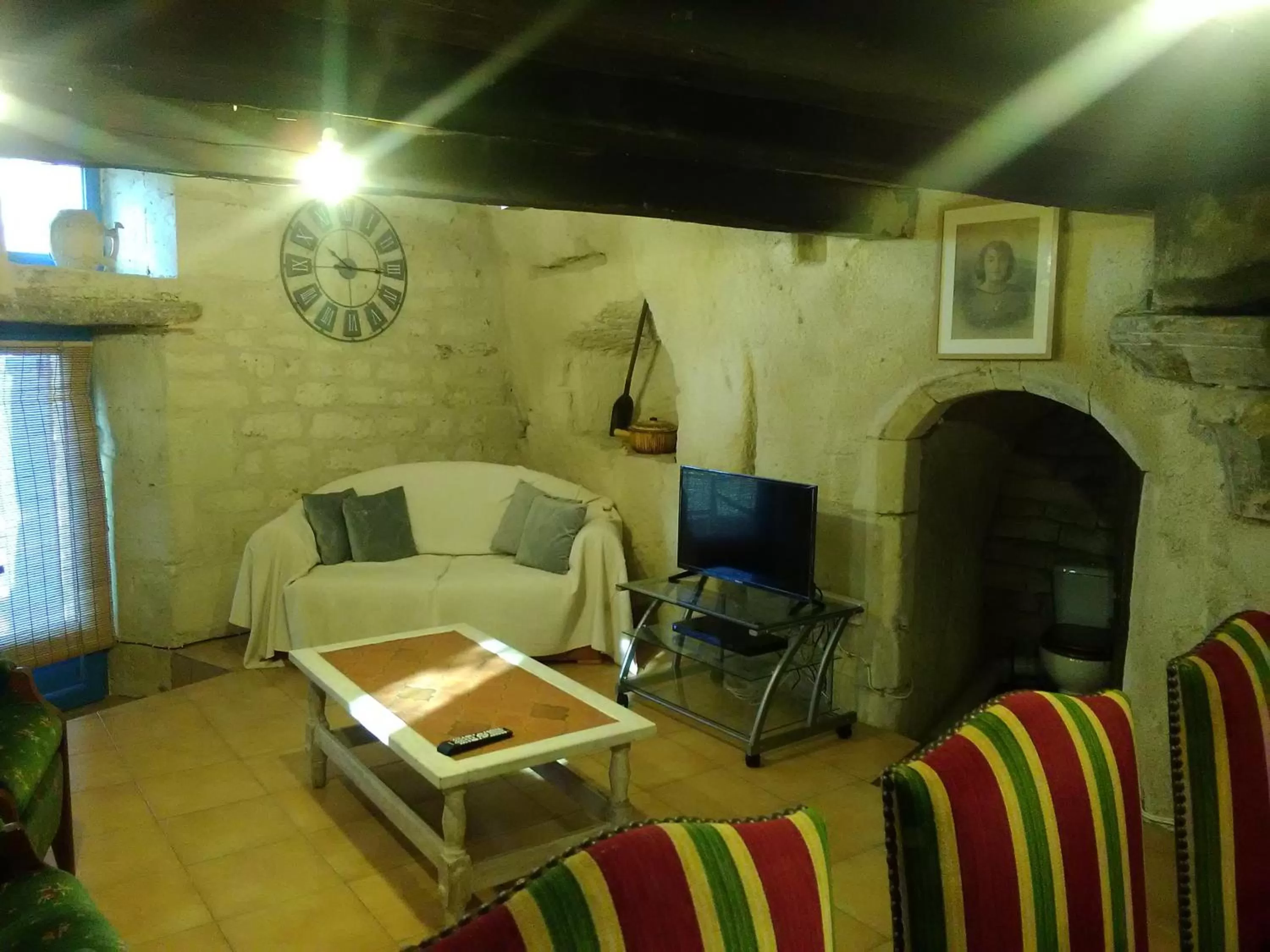 Living room, Seating Area in Manoir Le Cristal - Futuroscope a petit prix , grandes chambres familiales 5-6 personnes ,