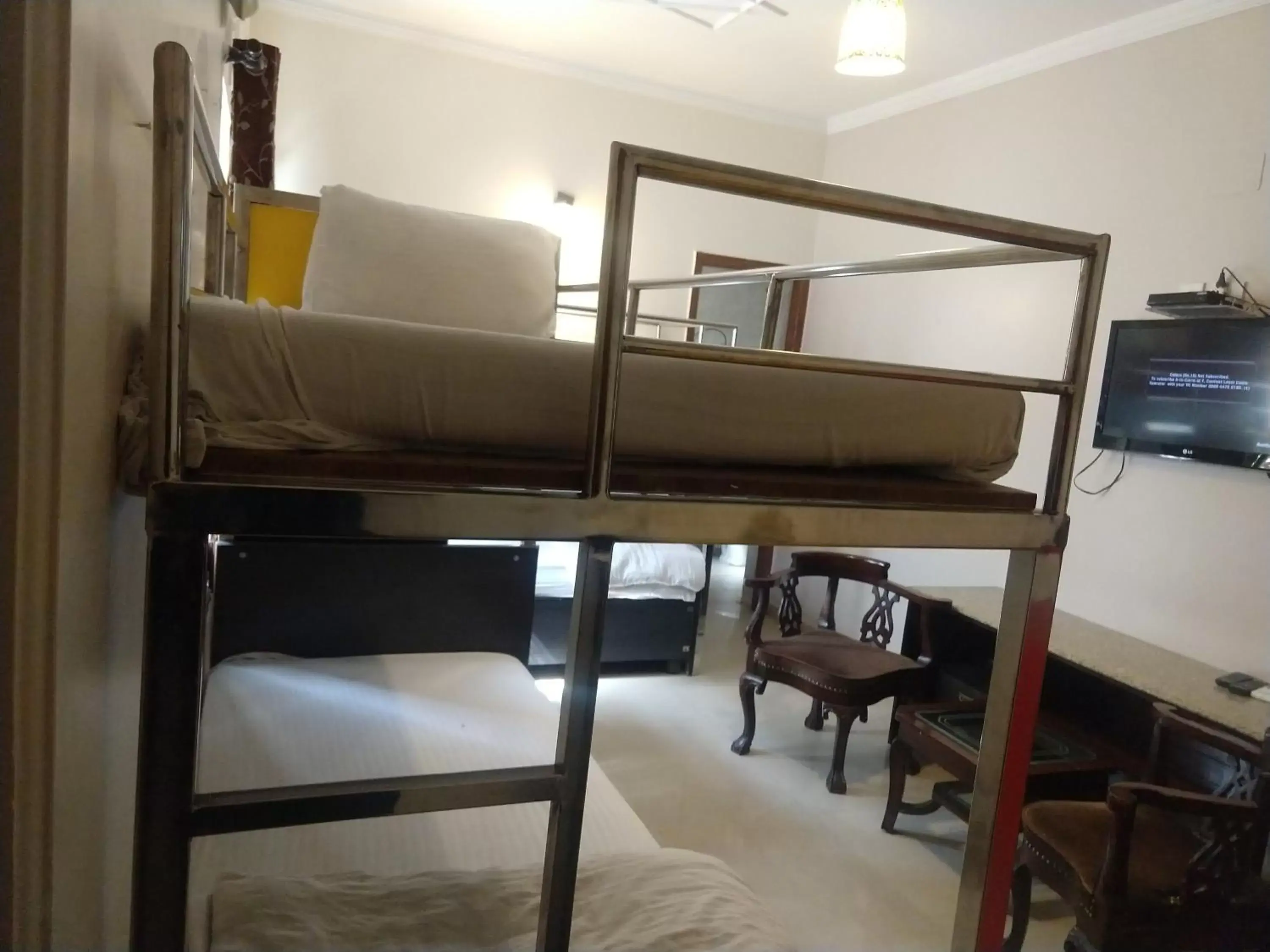 Guests, Bunk Bed in Hotel Persona International