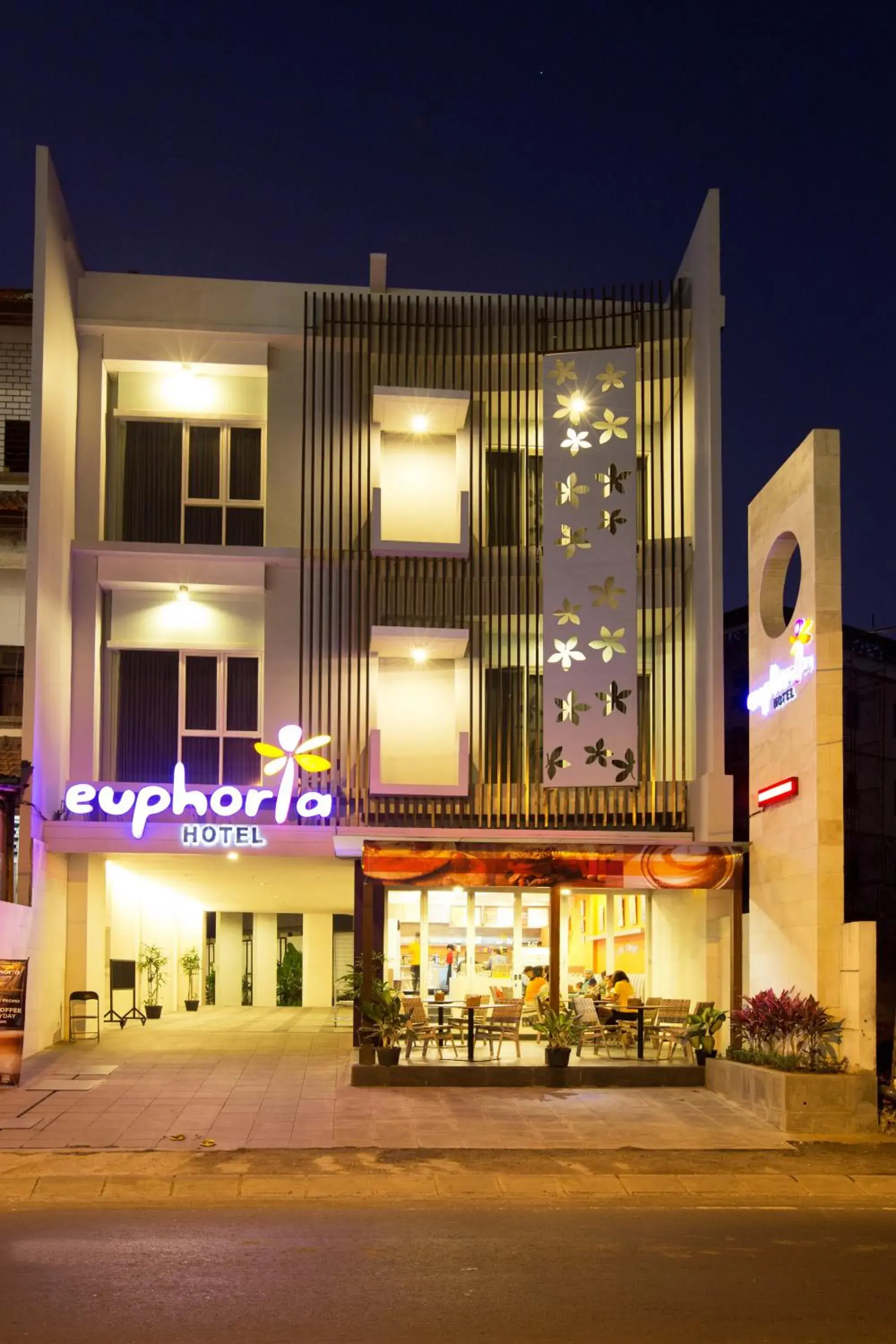 Facade/entrance, Property Building in Euphoria Hotel