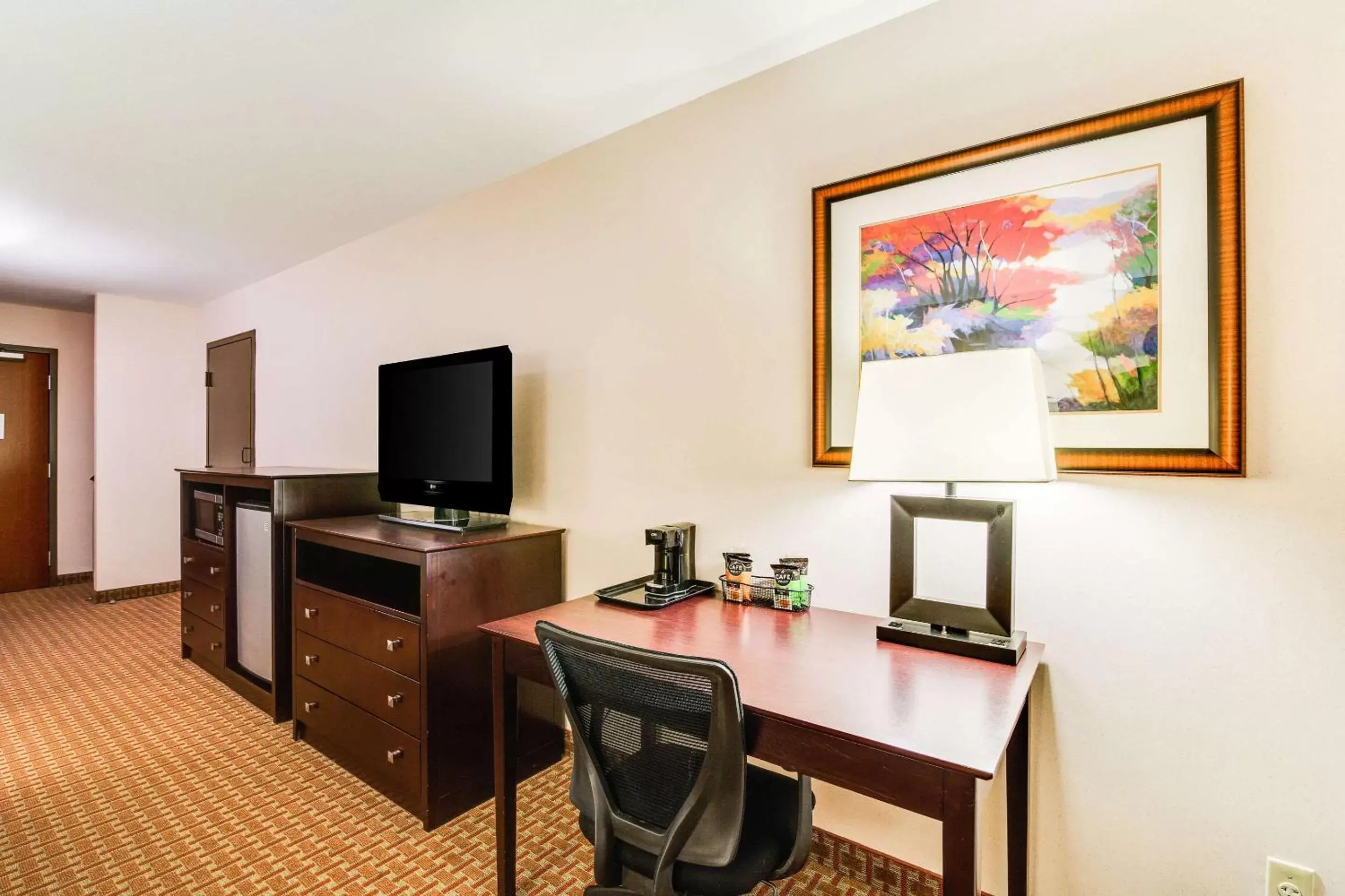 Photo of the whole room in Clarion Hotel Convention Center Photo of the whole room in Clarion Hotel Convention Center