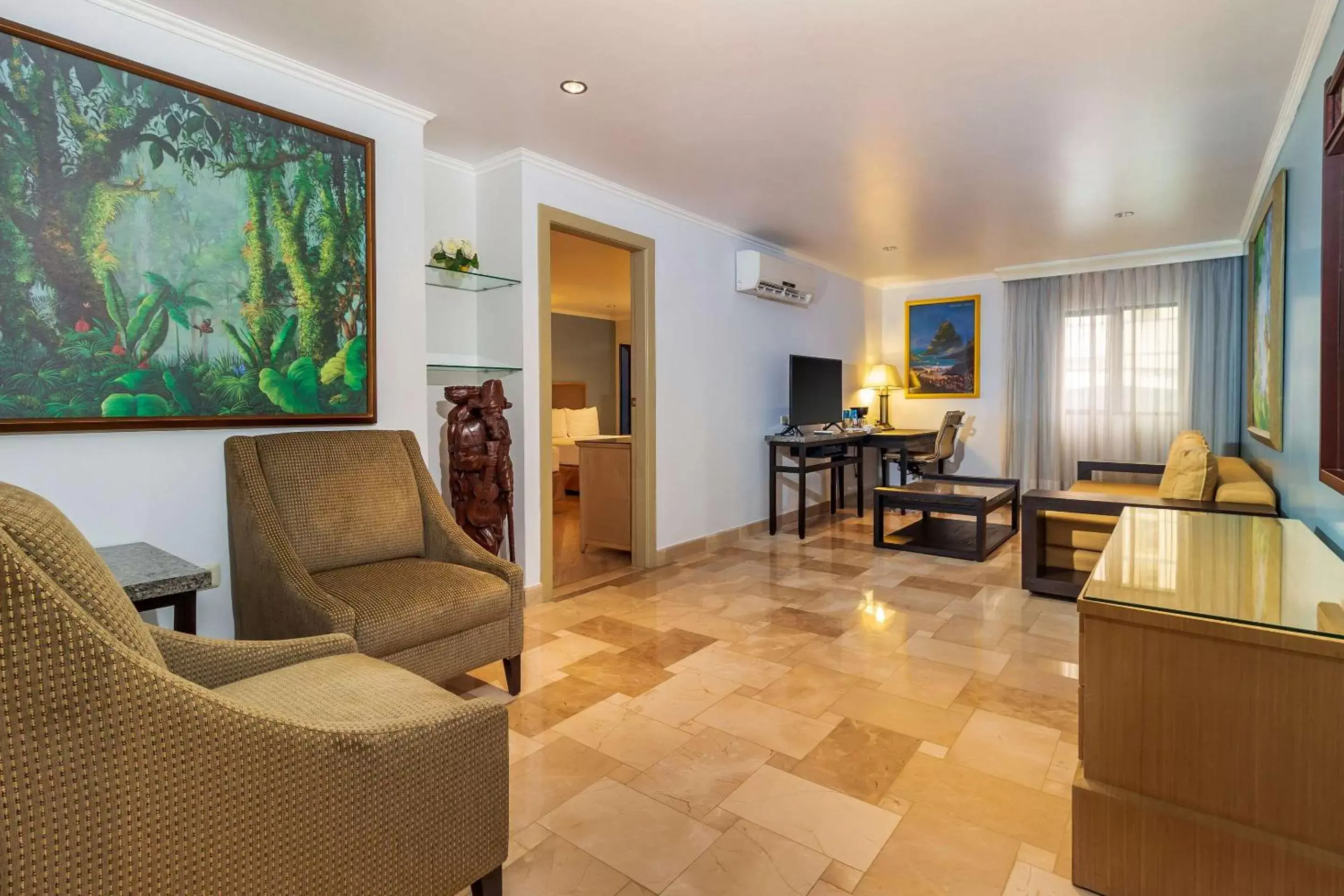 Bedroom, Seating Area in Grand Hotel Guayaquil, Ascend Hotel Collection