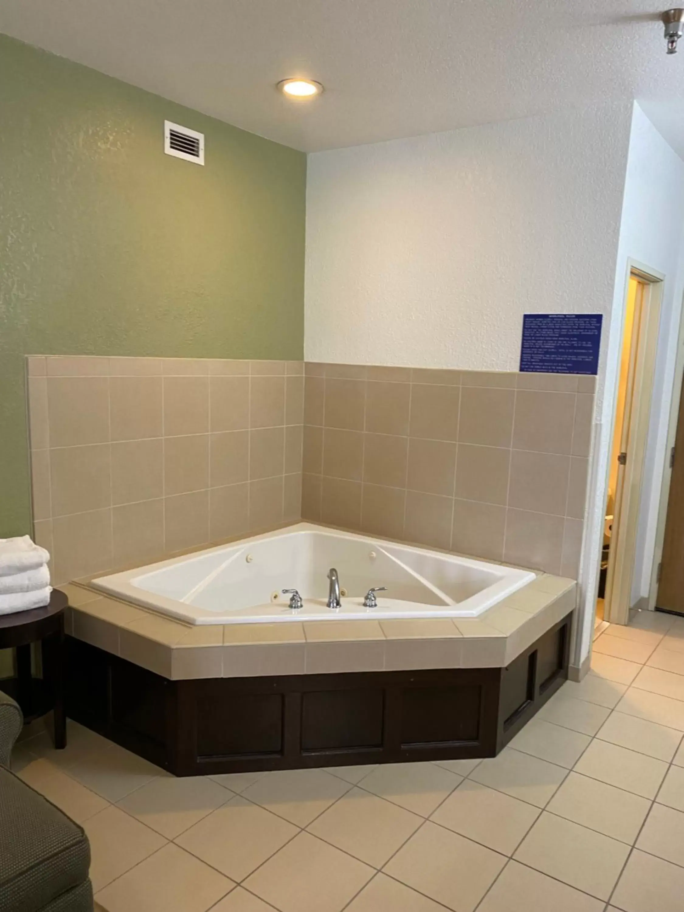 Bedroom, Bathroom in Best Western Celina