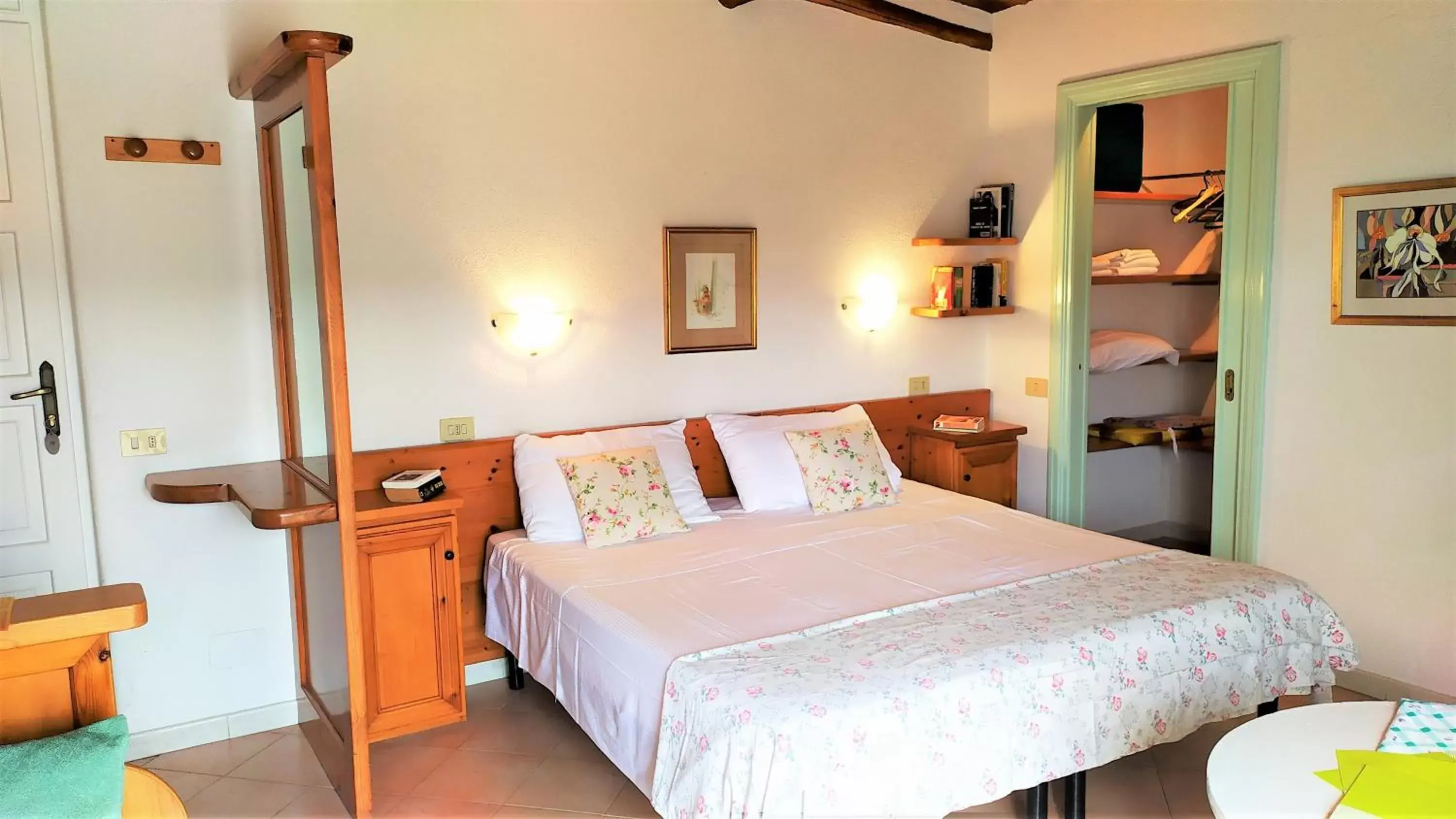 Photo of the whole room, Bed in Villa Ravino Aparthotel