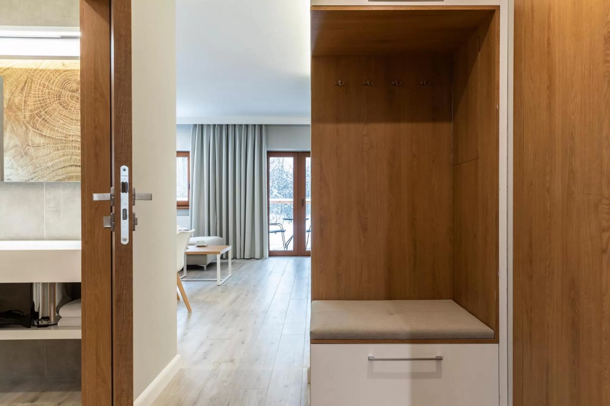 hair dresser in Royal Hill Residence