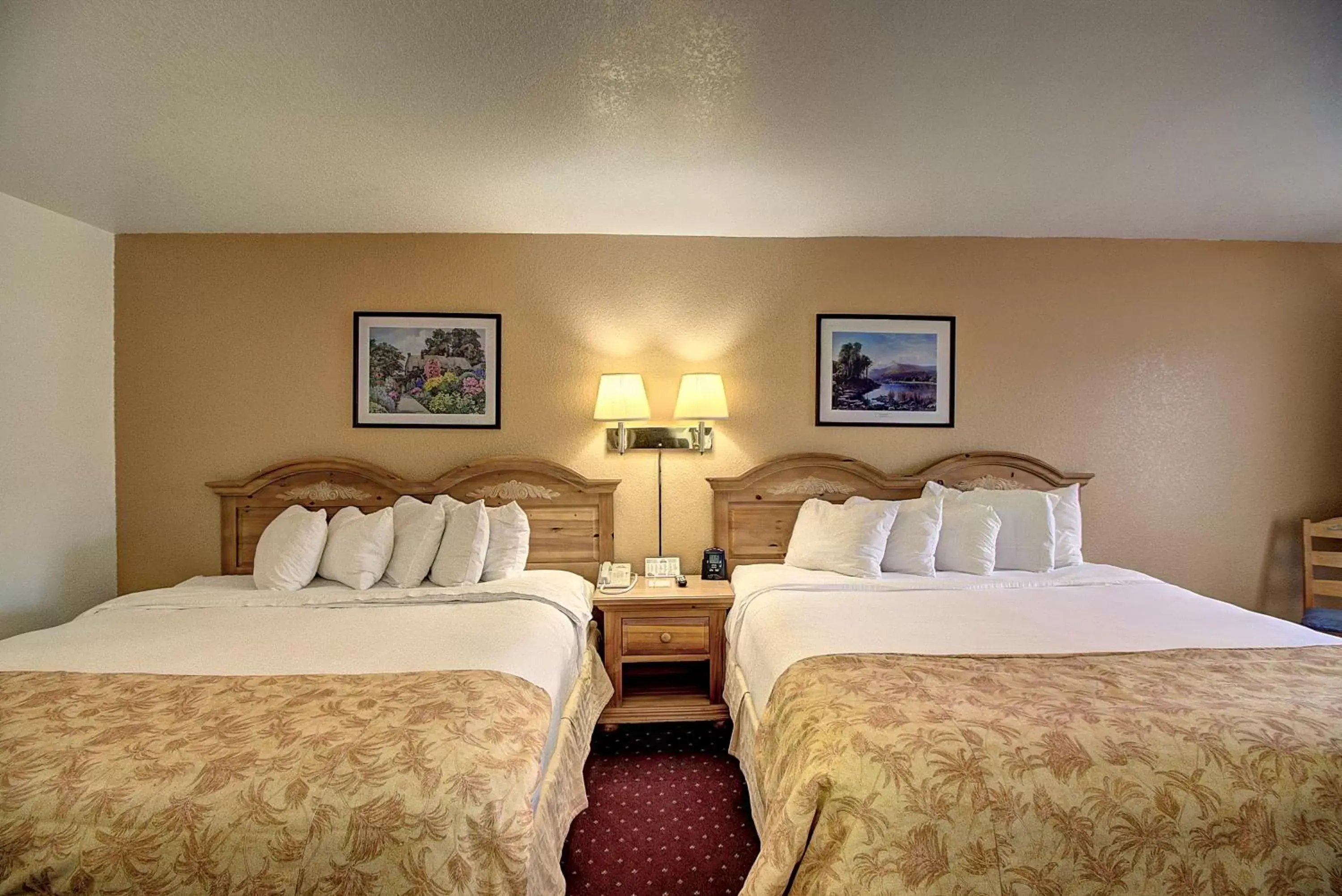 Photo of the whole room, Bed in Days Inn & Suites by Wyndham Lolo