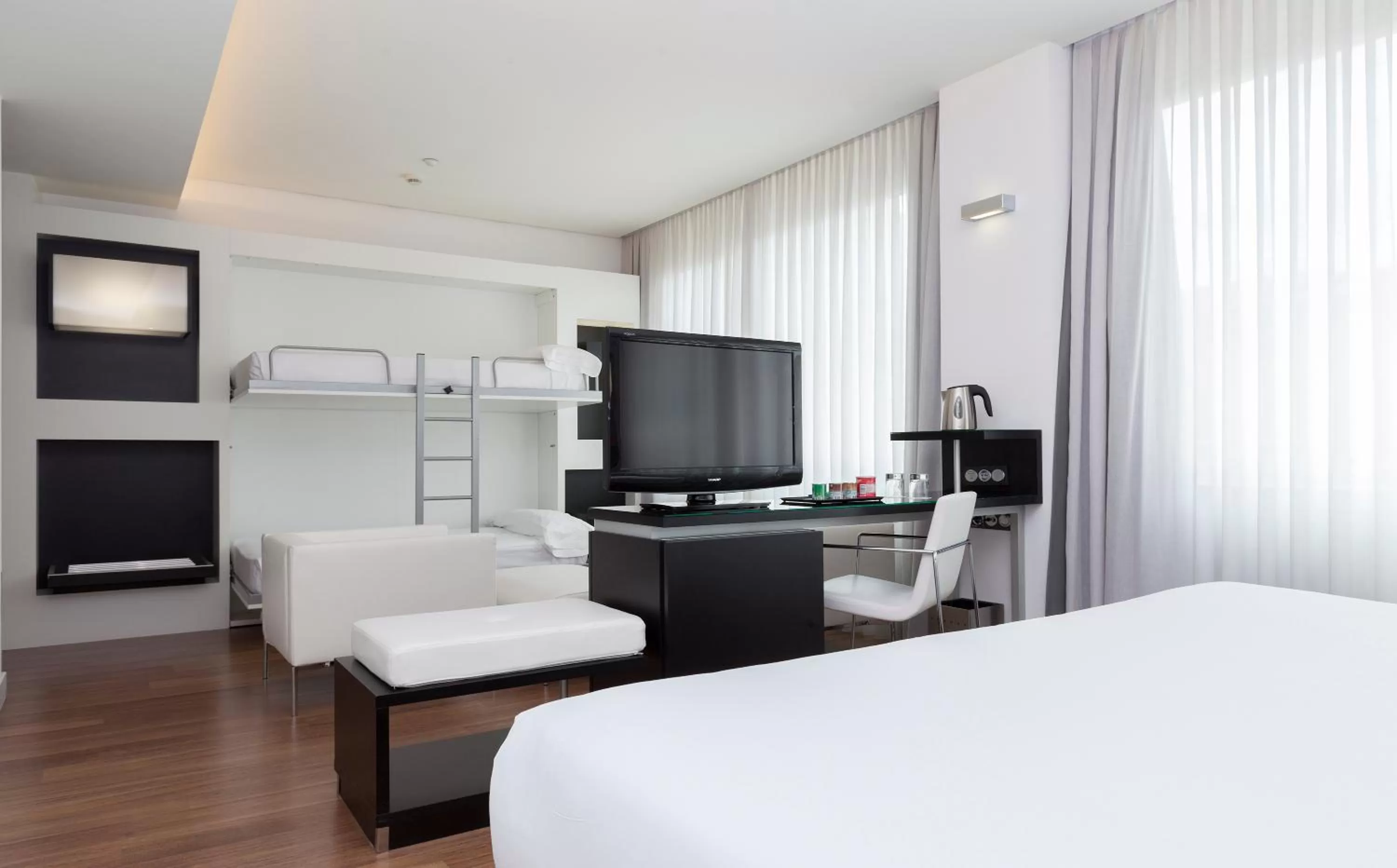 Bedroom, Bed in Axor Barajas