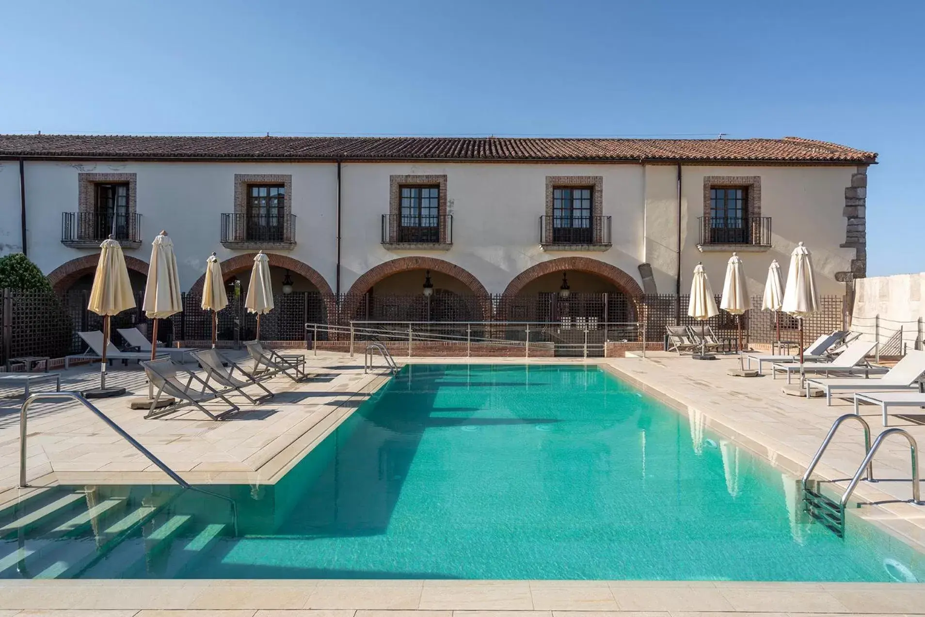 Swimming Pool in Parador de Plasencia