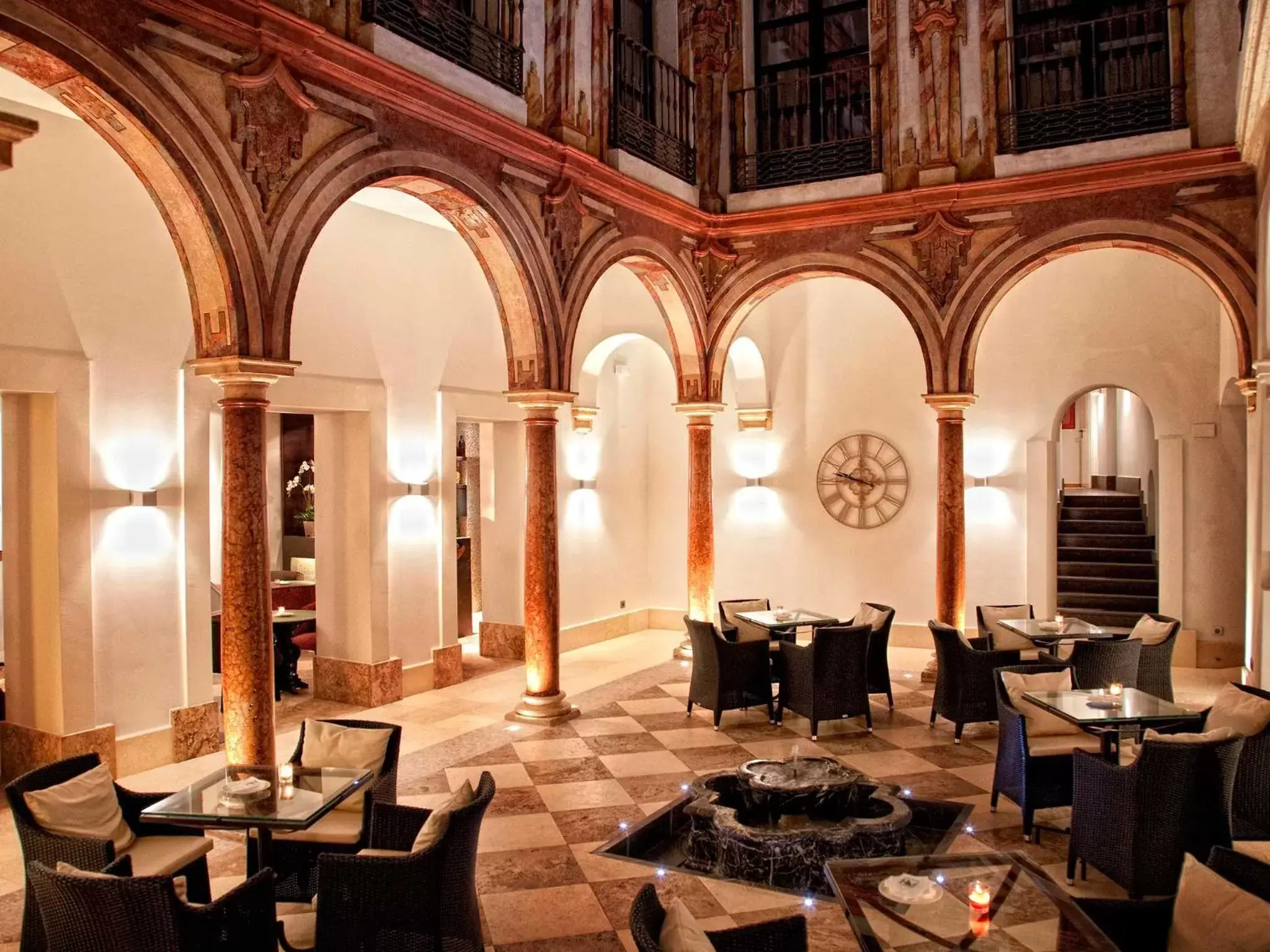 Lounge or bar, Restaurant/Places to Eat in Eurostars Patios de Cordoba