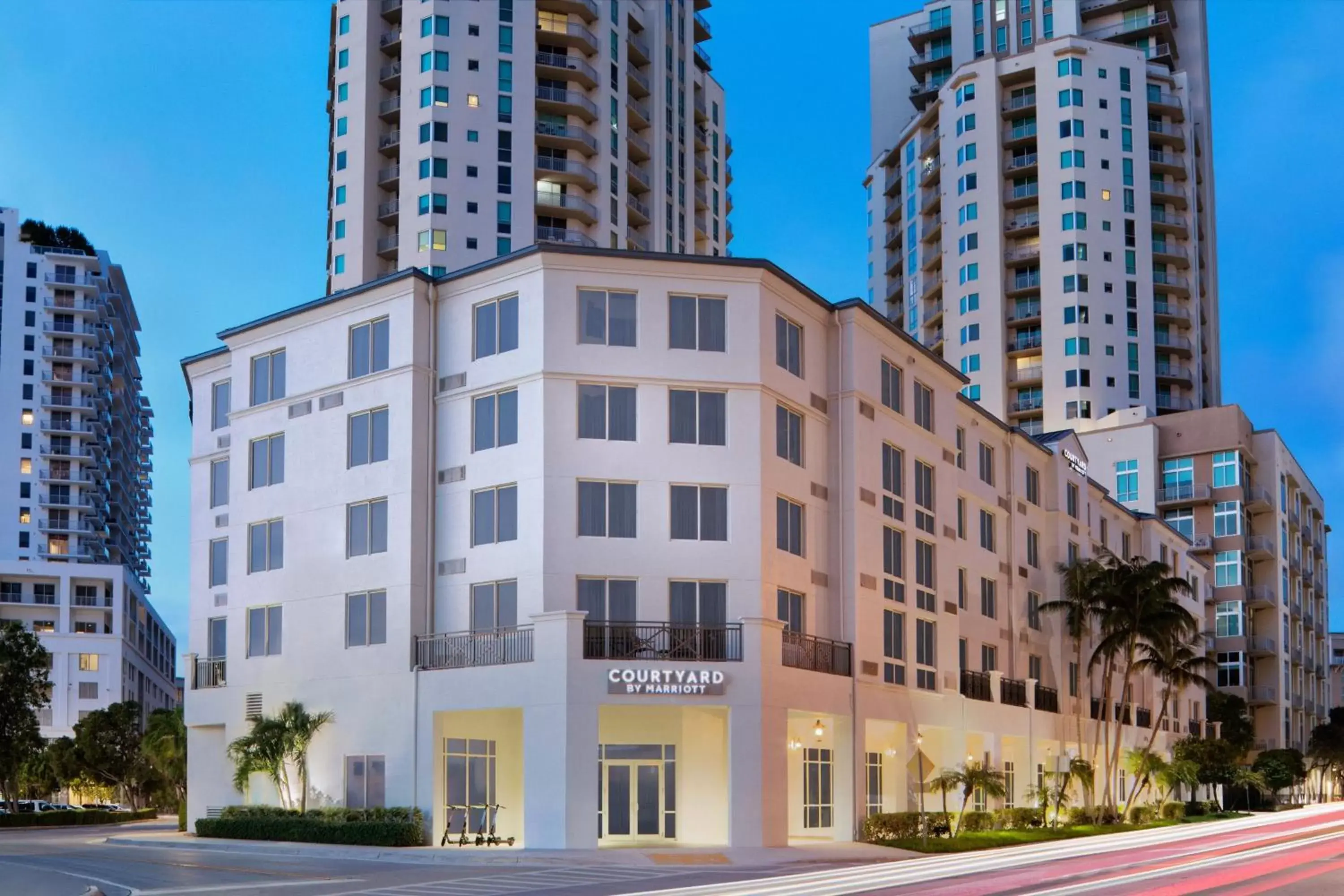 Property Building in Courtyard Miami Dadeland