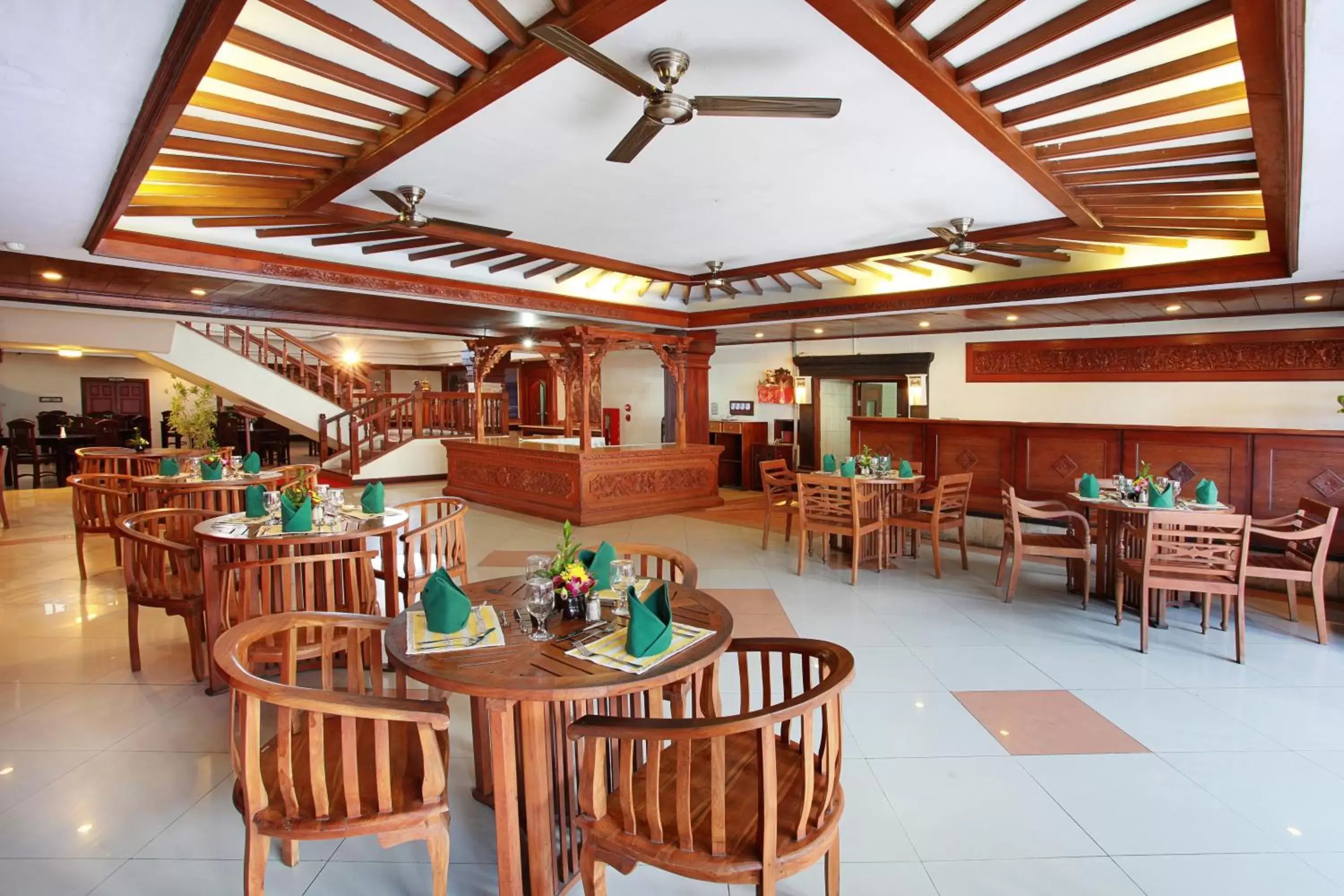 Restaurant/Places to Eat in Grand Inna Kuta