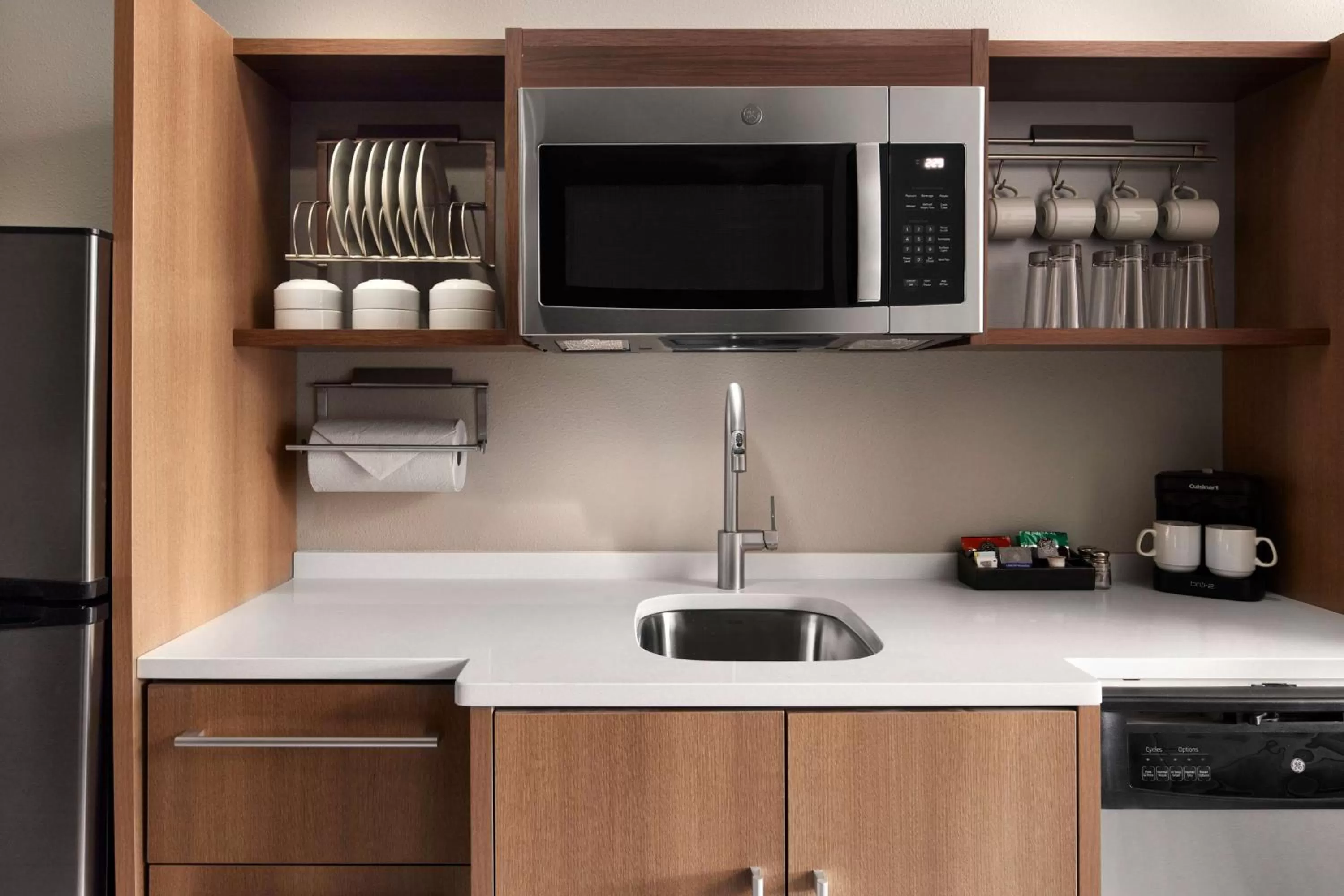 Kitchen or kitchenette in Home2 Suites By Hilton Bend, Or