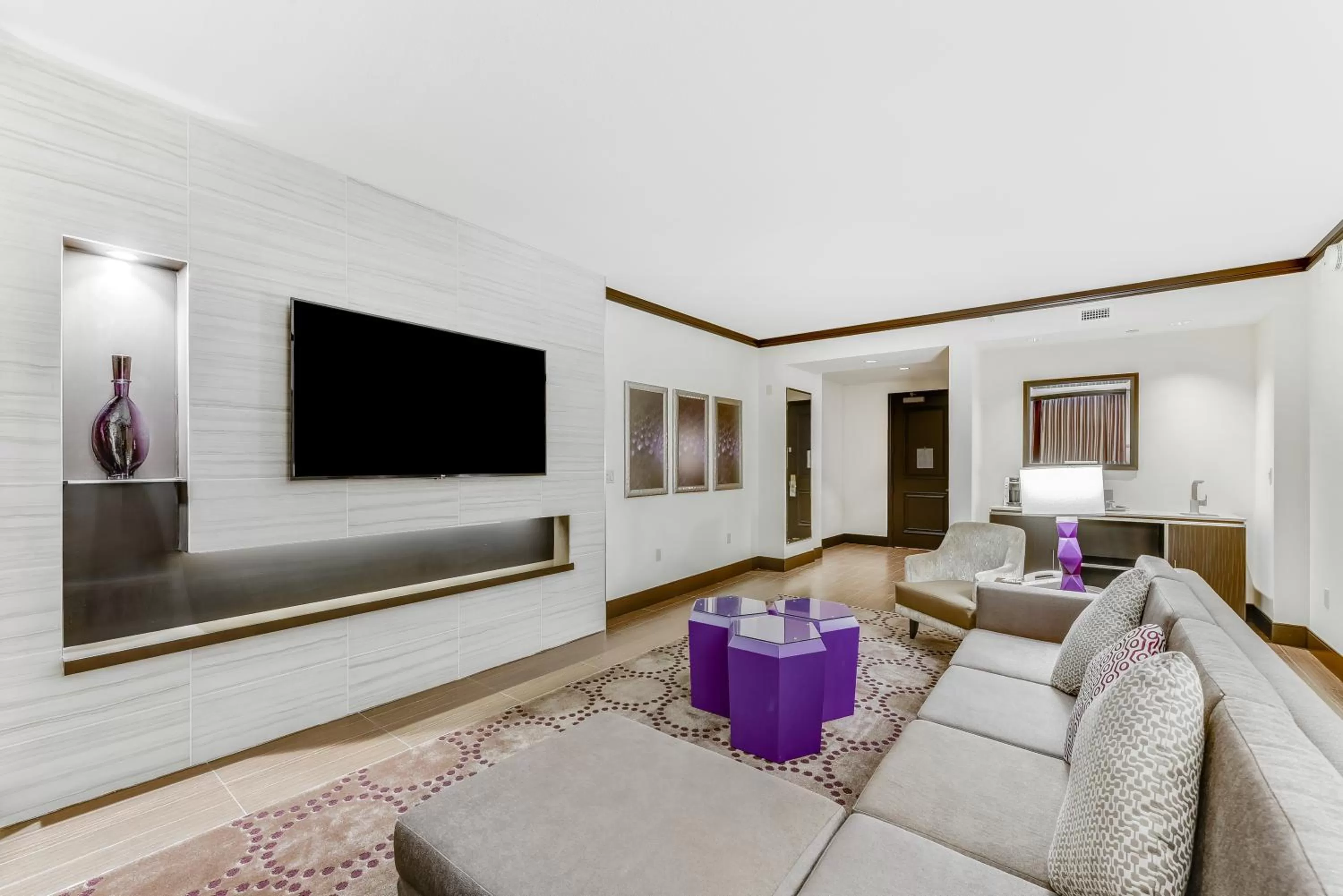 Living room in Harrah's Resort Atlantic City, A Caesars Destination