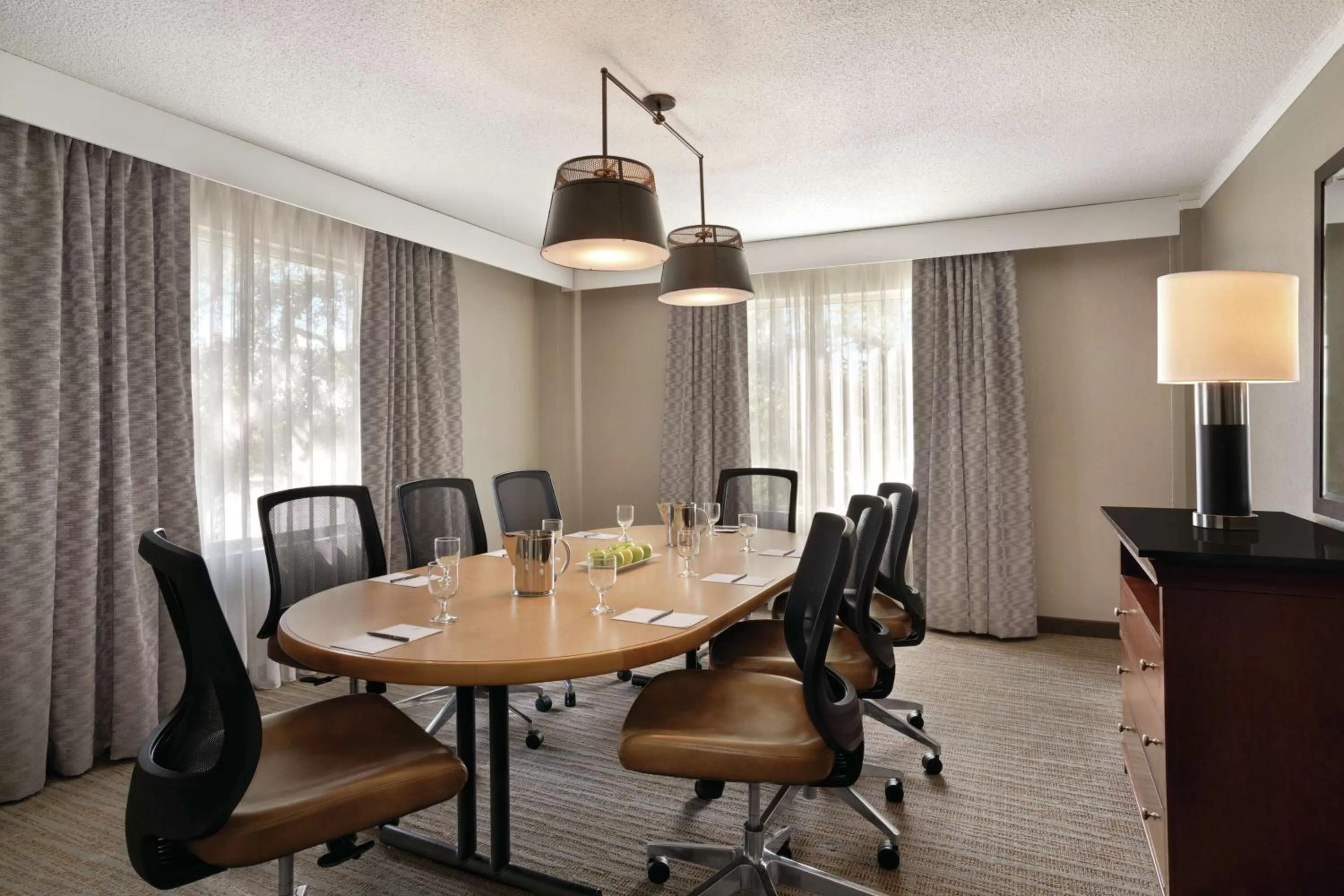 Bedroom in Embassy Suites Brunswick