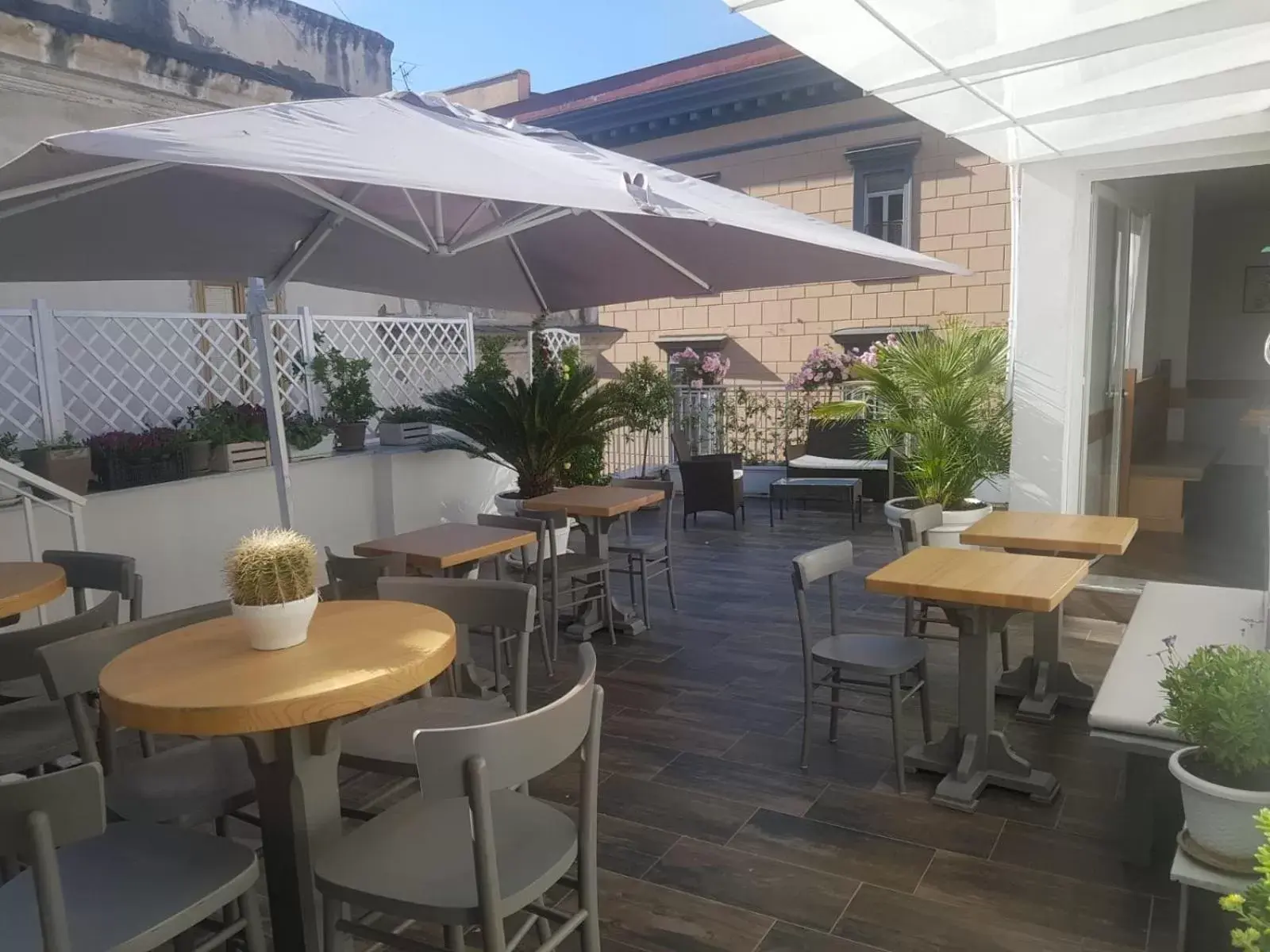 Patio, Restaurant/Places to Eat in Hotel San Michele