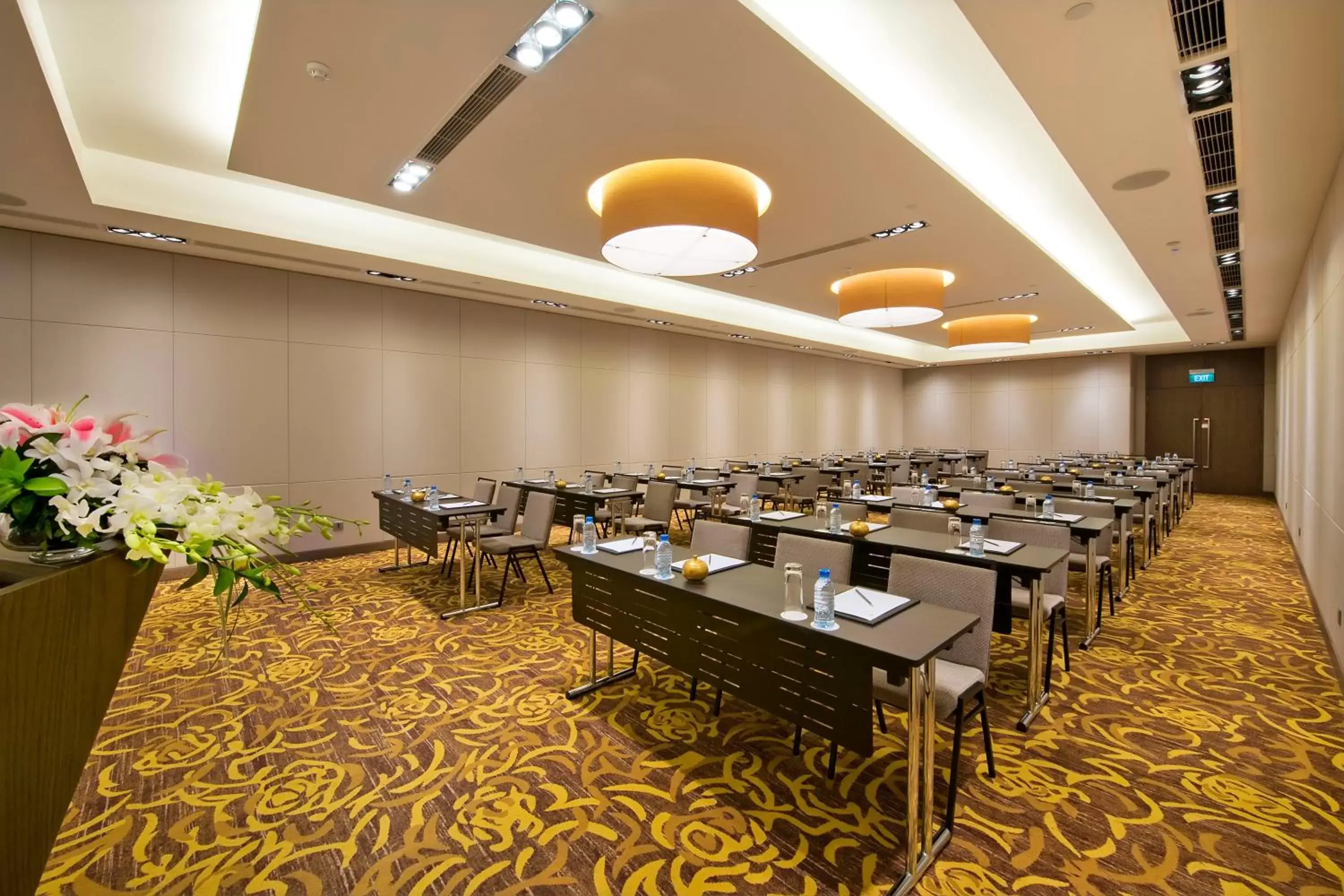 Business facilities in Eastin Grand Hotel Saigon