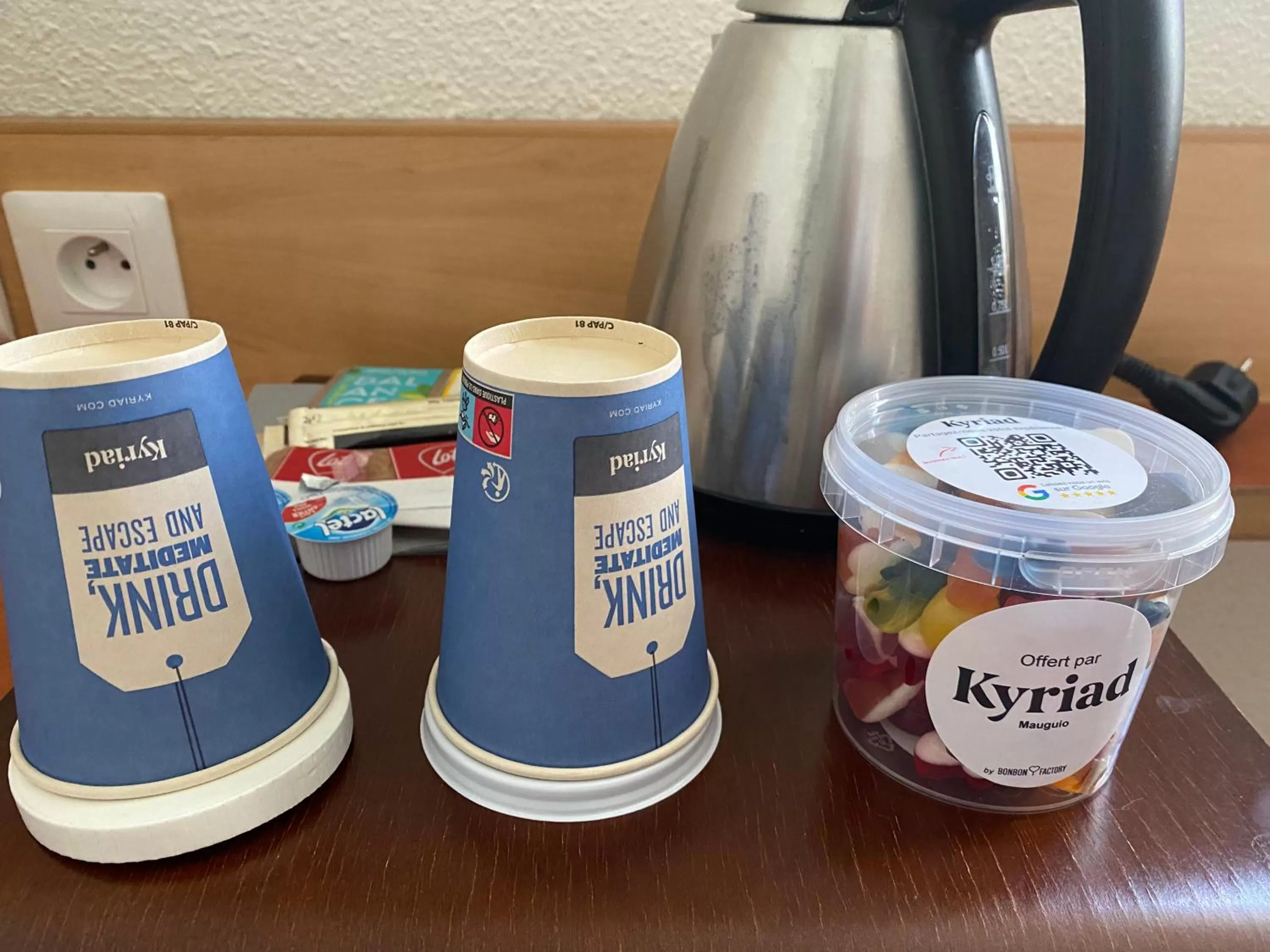 Coffee/tea facilities in Kyriad Montpellier Aéroport - Gare Sud de France