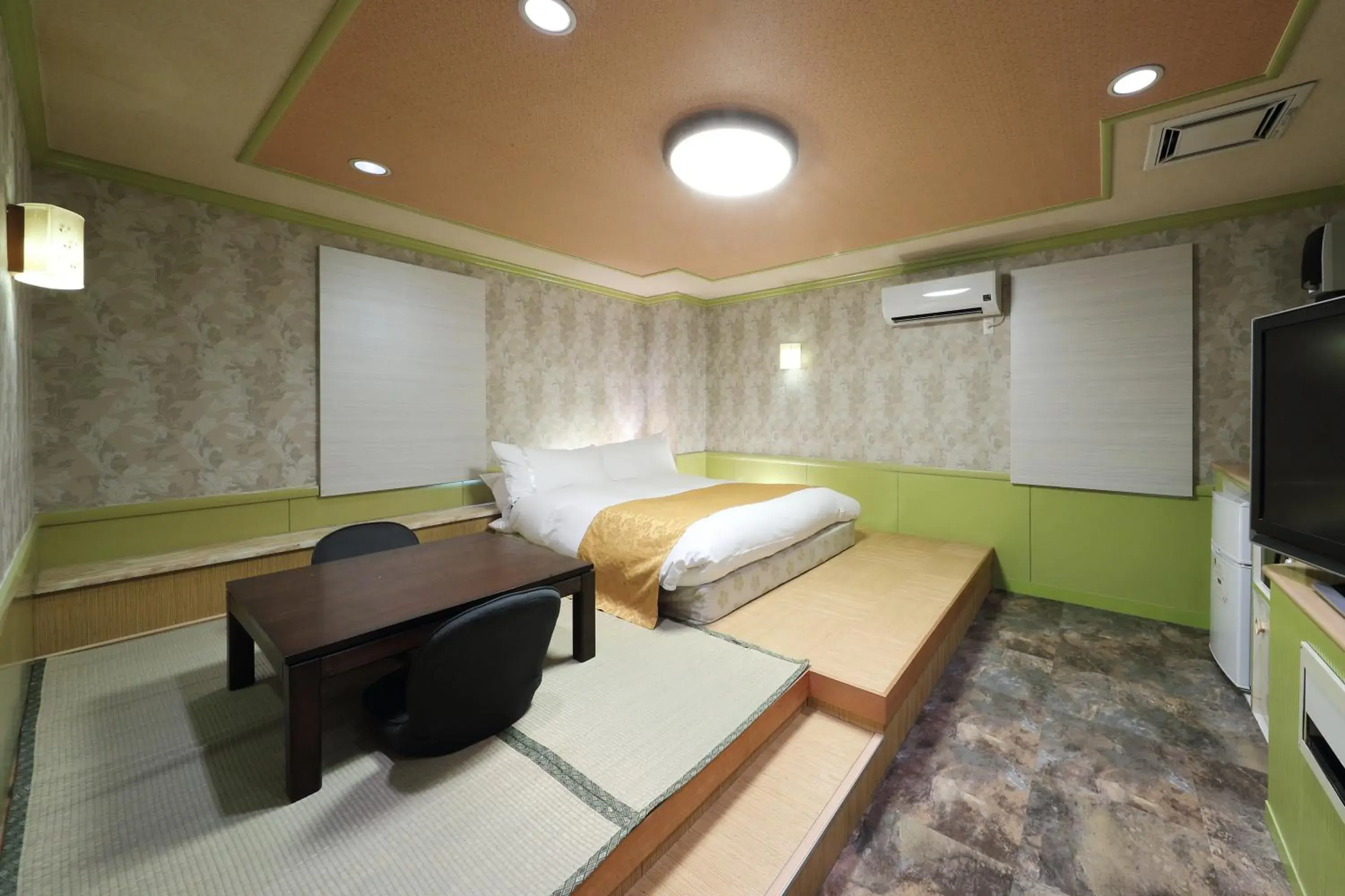 Photo of the whole room, Bed in Hotel Fine Garden Okayama II Photo of the whole room, Bed in Hotel Fine Garden Okayama II