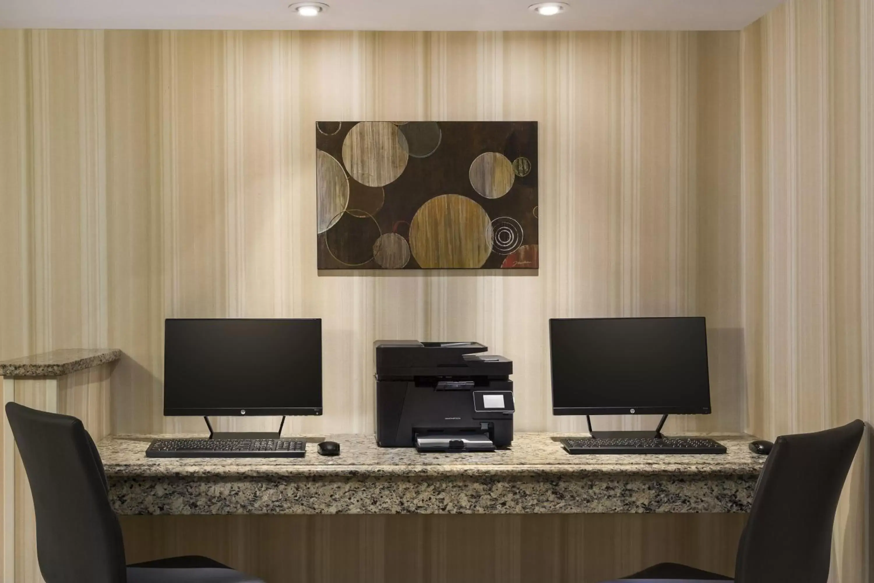 Business facilities in Country Inn & Suites by Radisson, Atlanta Airport South, GA