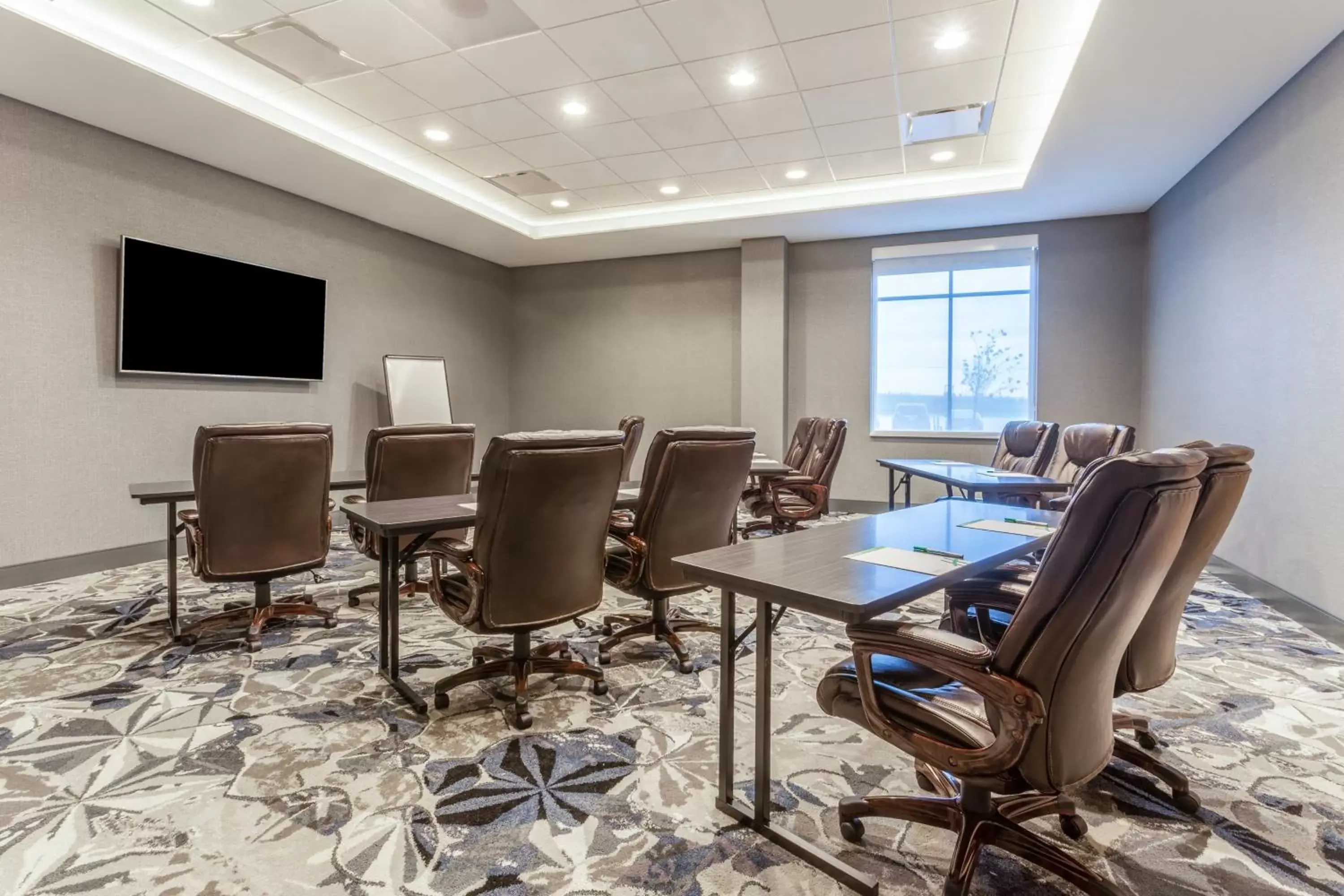 Meeting/conference room in Holiday Inn & Suites Cedar Falls-Waterloo Event Ctr, an IHG Hotel