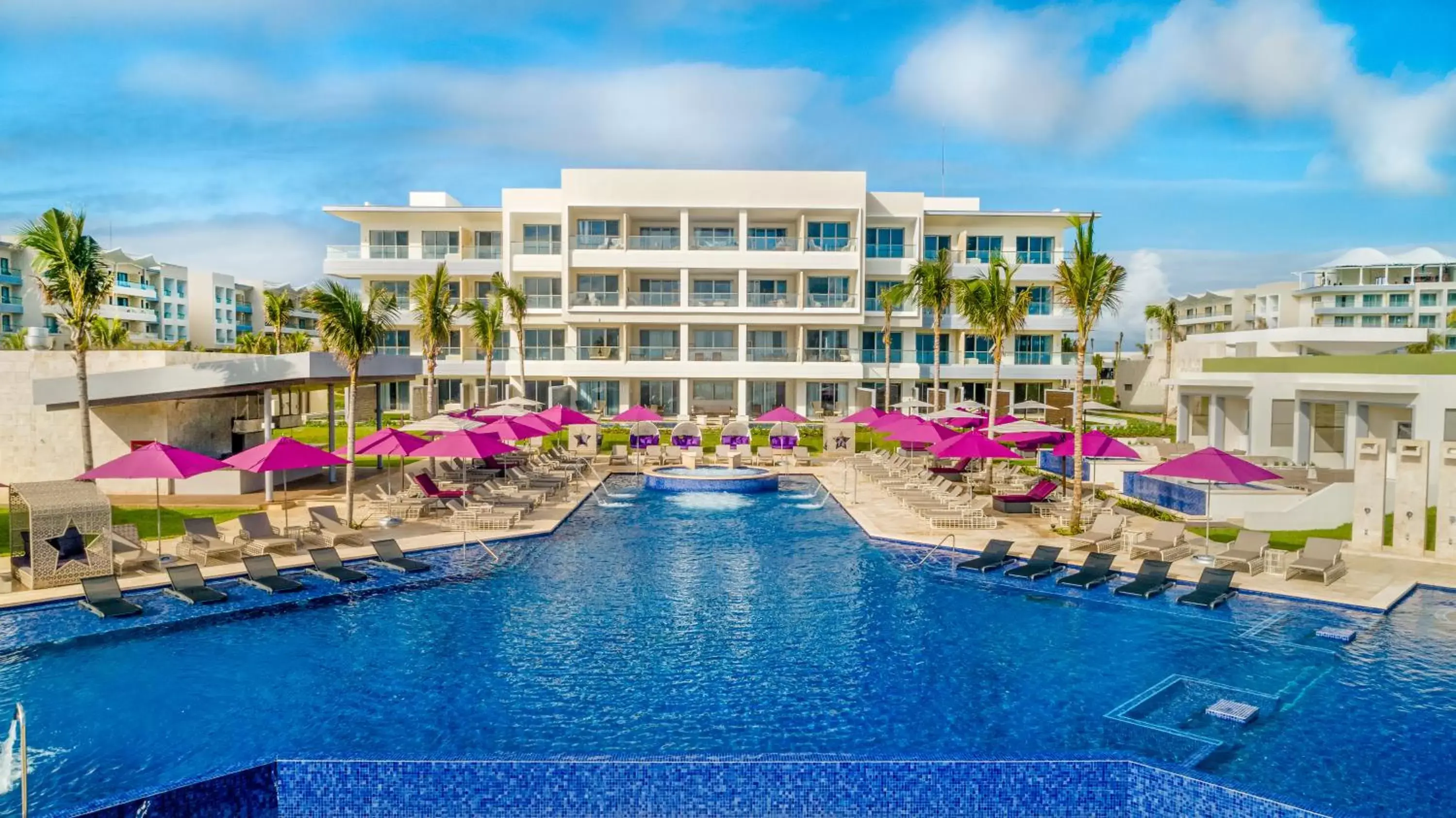 Swimming Pool in Planet Hollywood Cancun, An Autograph Collection All-Inclusive Resort