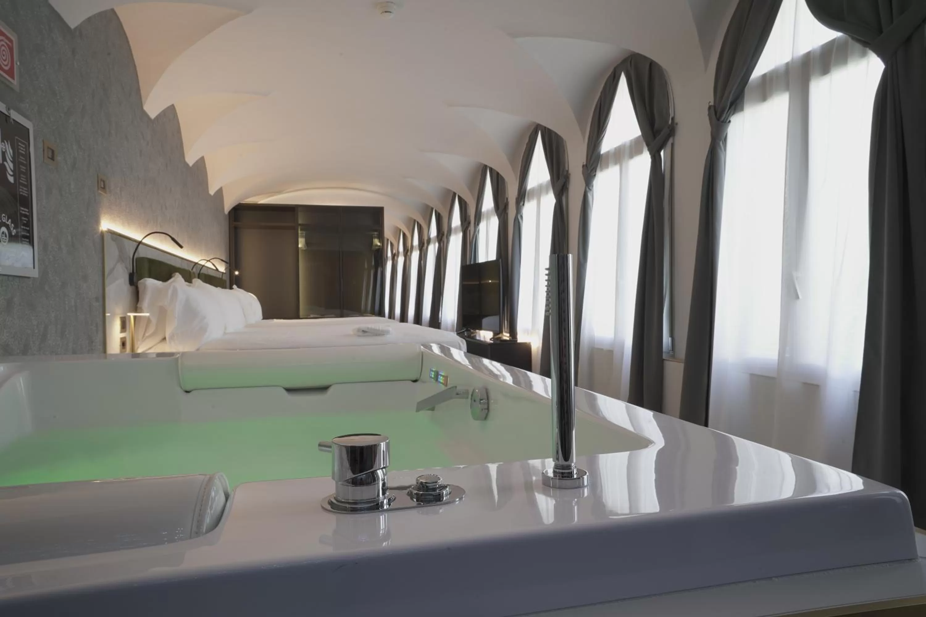 Hot Tub in Palazzo Santo Spirito