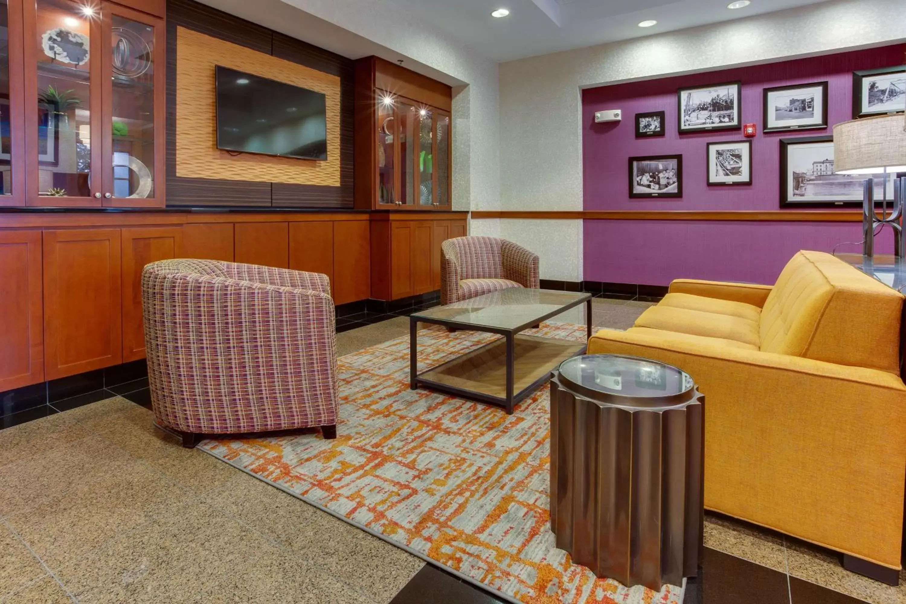 Lobby or reception, Seating Area in Drury Inn & Suites West Des Moines