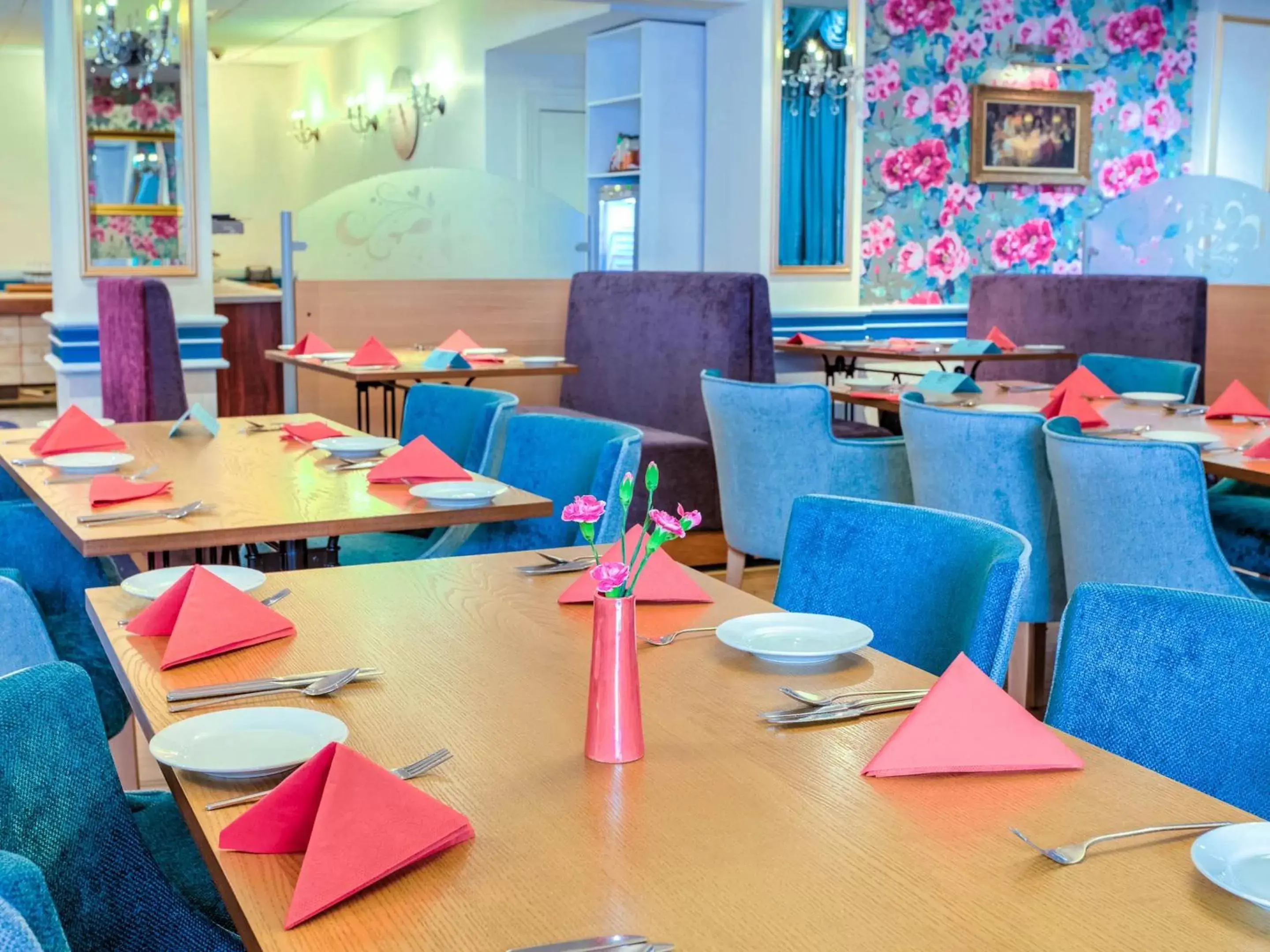 Restaurant/Places to Eat in Langstone Cliff Hotel