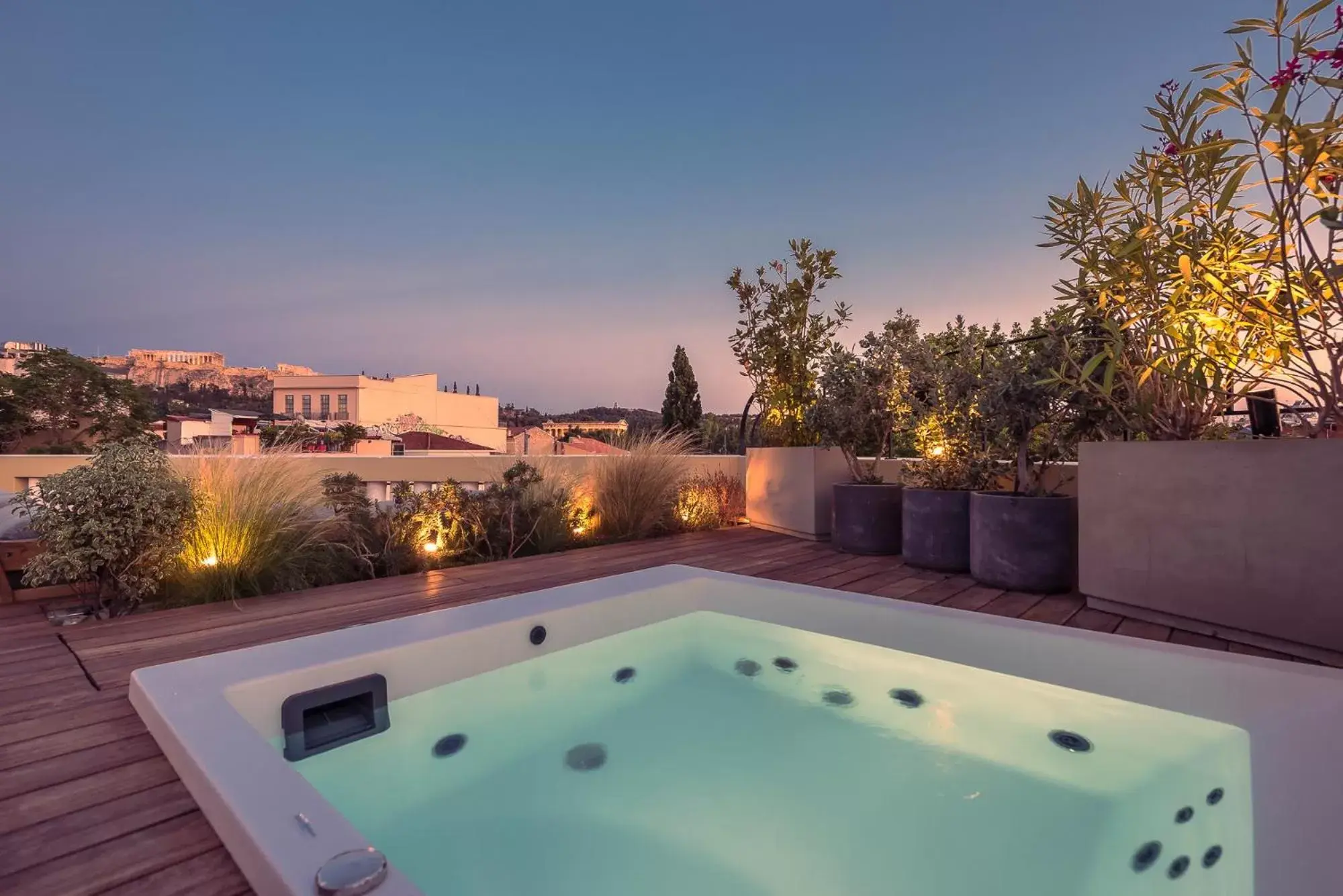 Hot Tub, Sunrise/Sunset in Moon And Stars Athens