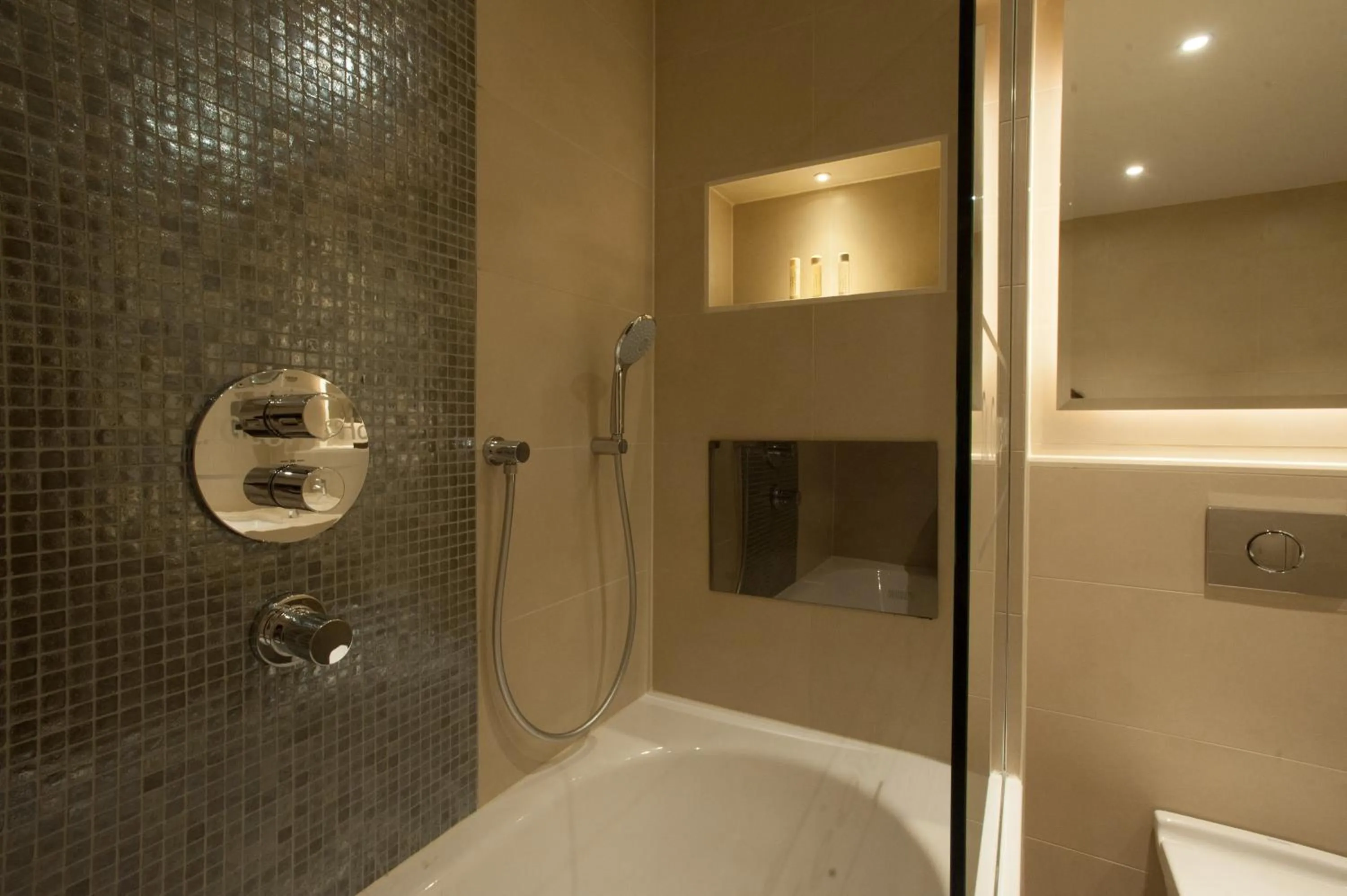 Bathroom in St George's Hotel - Wembley