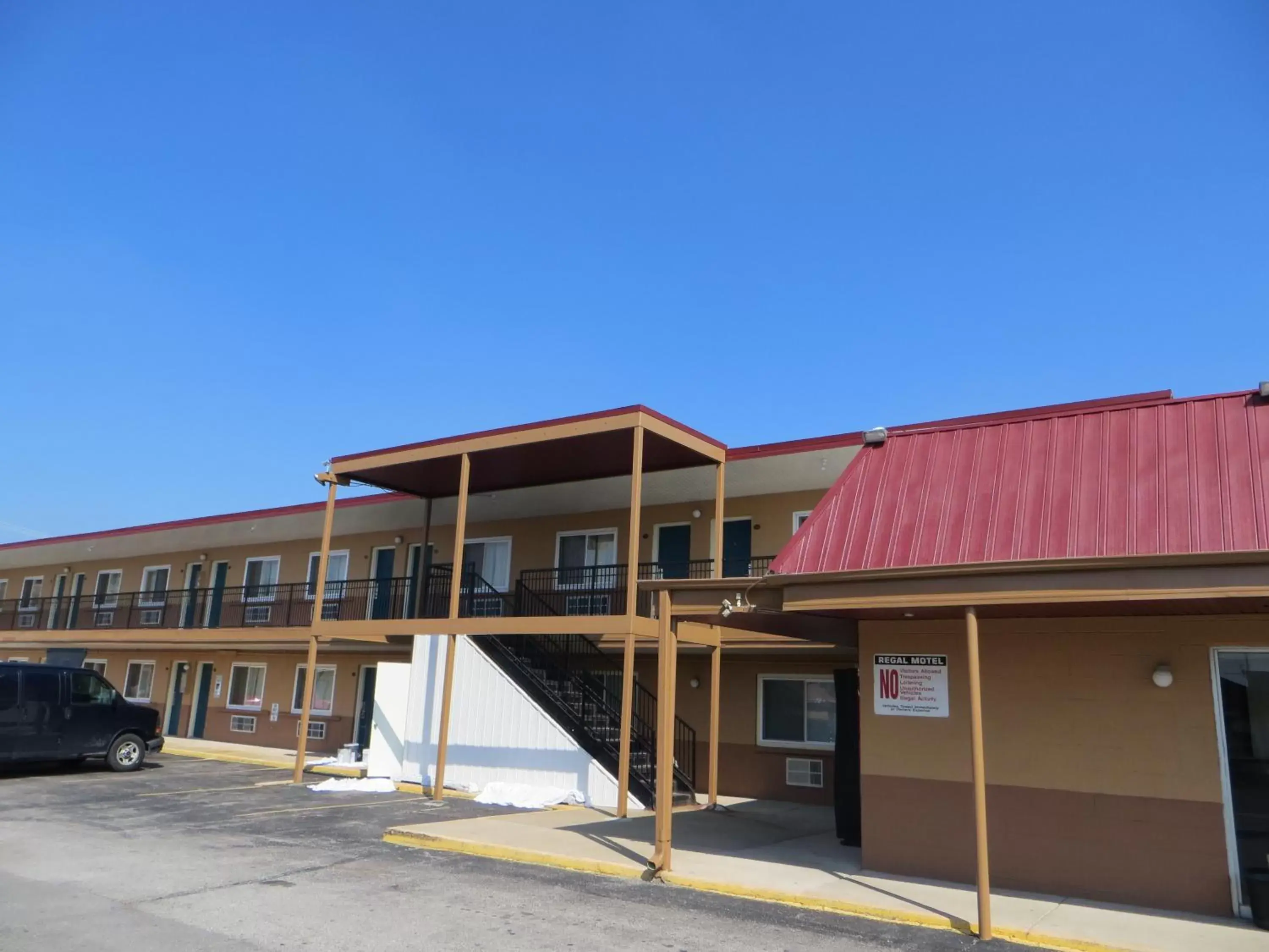 Facade/entrance in Regal Inn Chicago O'Hare - Franklin Park Facade/entrance in Regal Inn Chicago O'Hare - Franklin Park