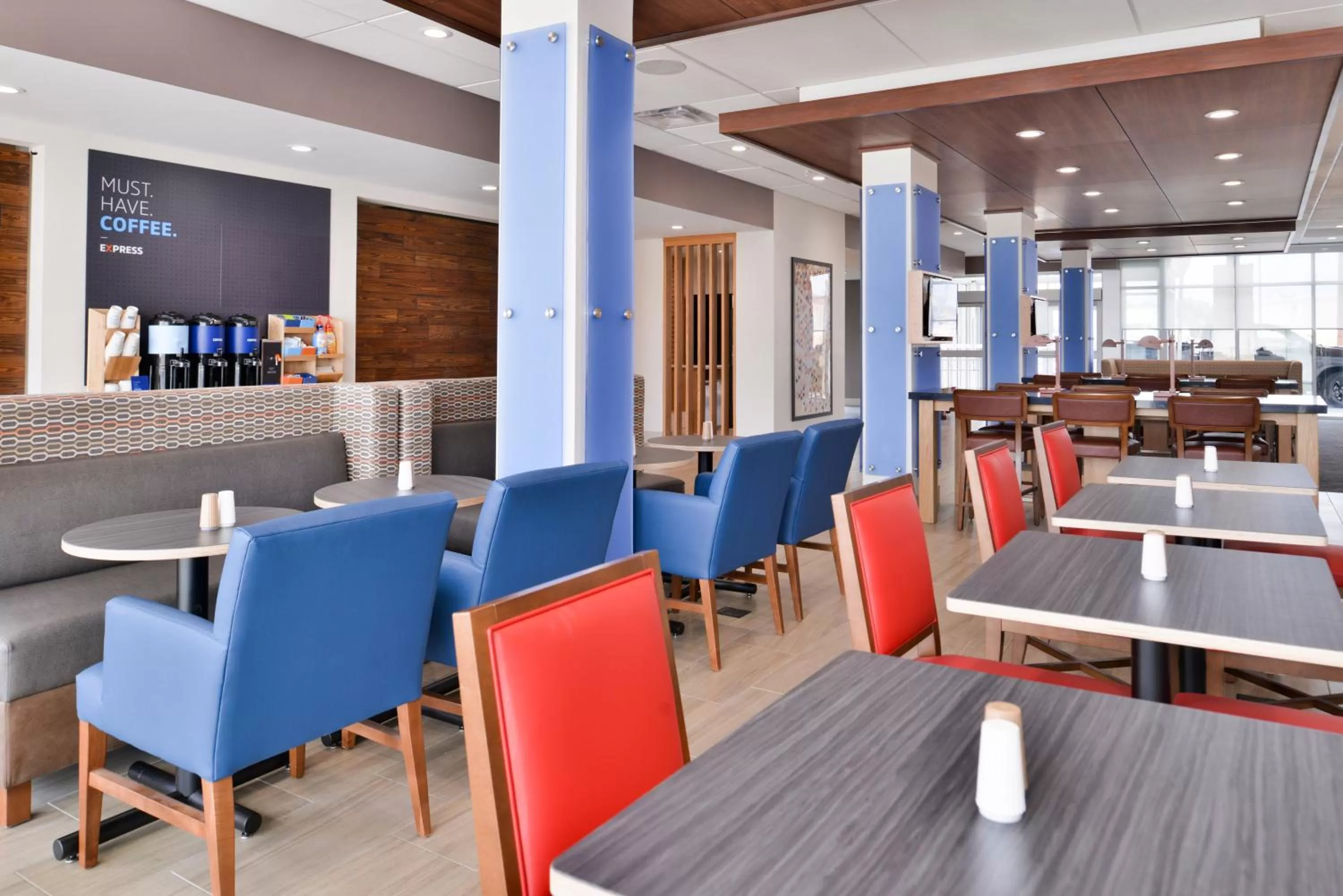 Breakfast in Holiday Inn Express - Early by IHG