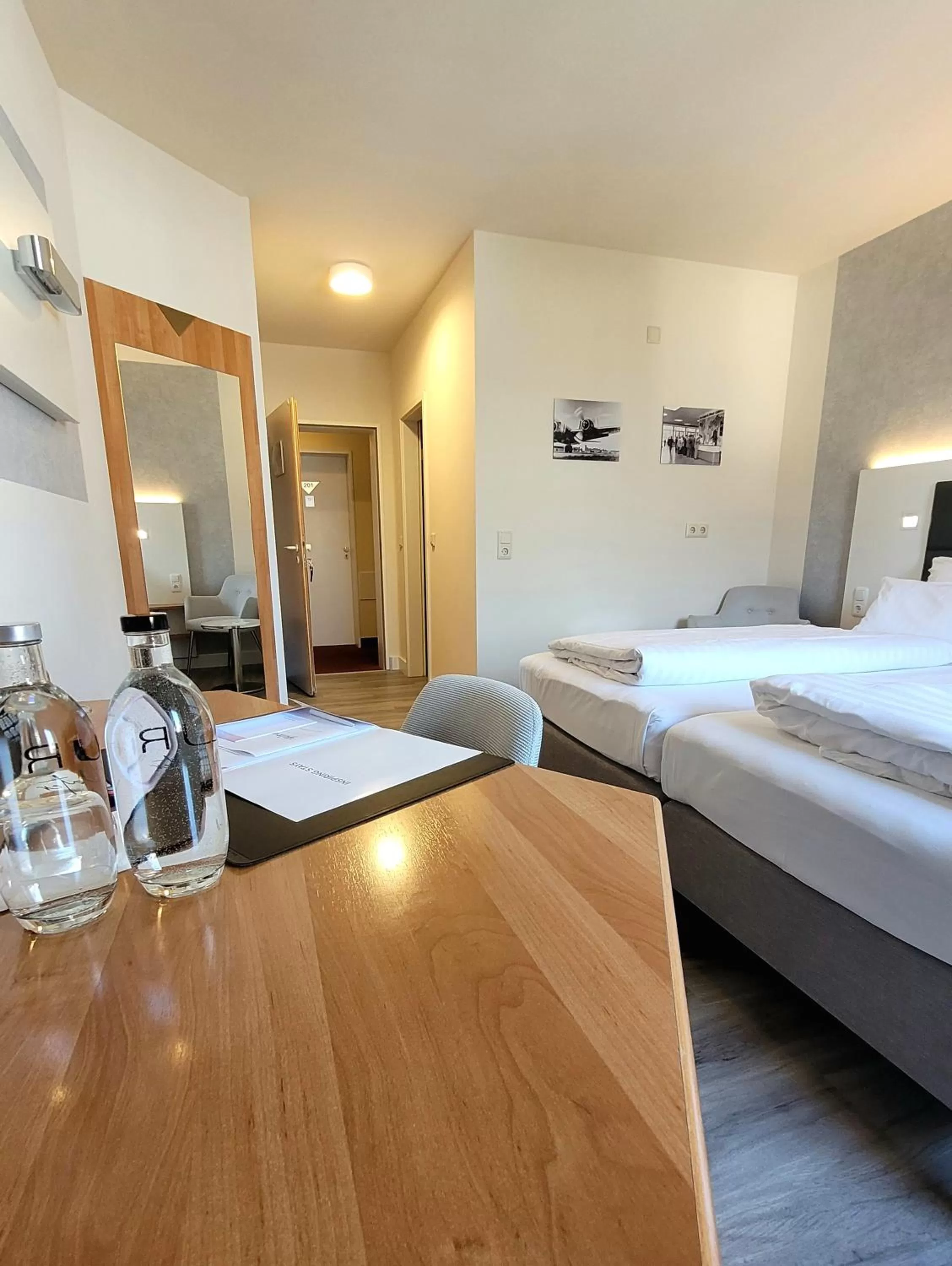 Bedroom, Bed in Tulip Inn Frankfurt Airport