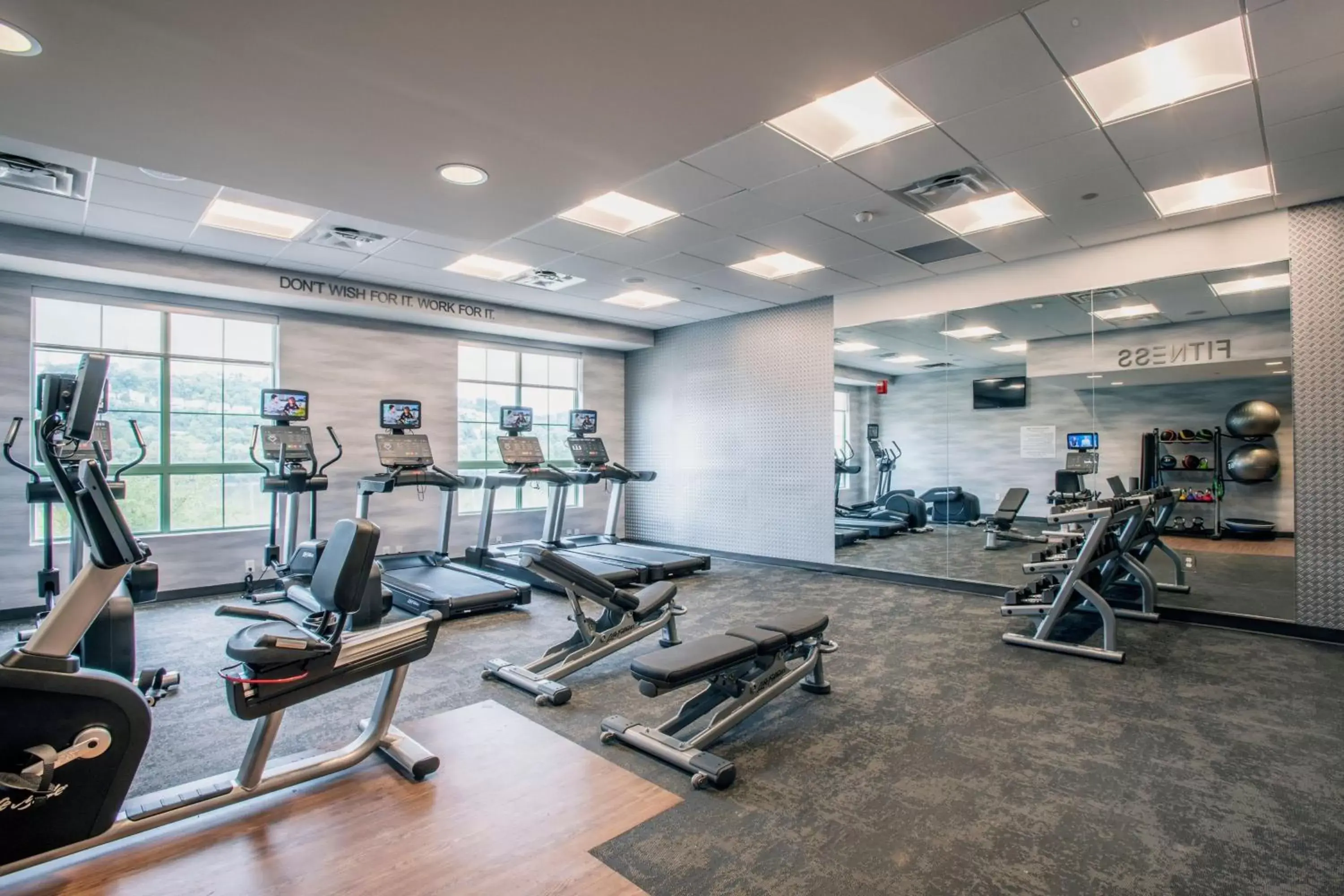 Fitness centre/facilities, Fitness Center/Facilities in Fairfield by Marriott Inn & Suites Newport on the River