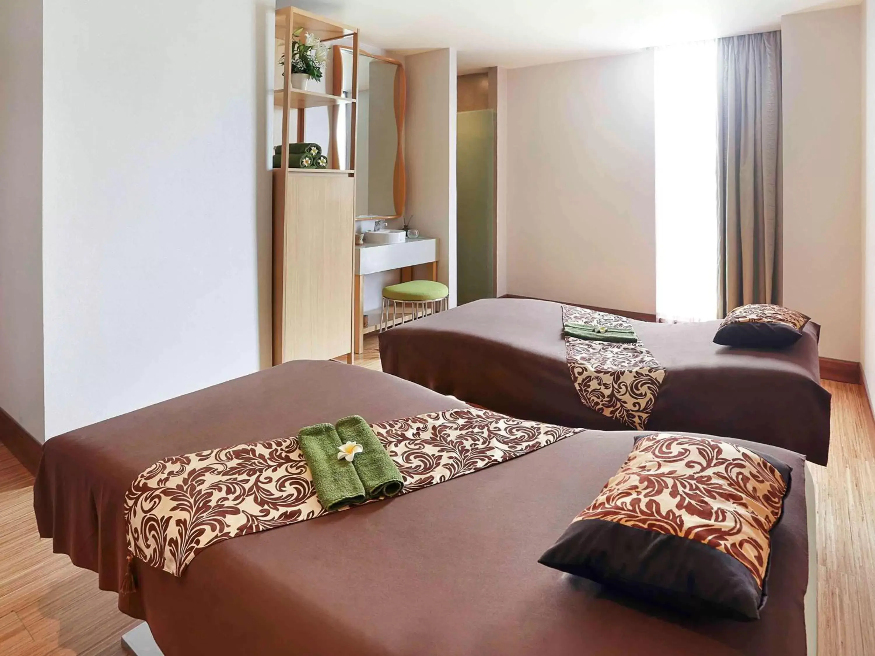 Spa and wellness centre/facilities, Bed in Novotel Tangerang