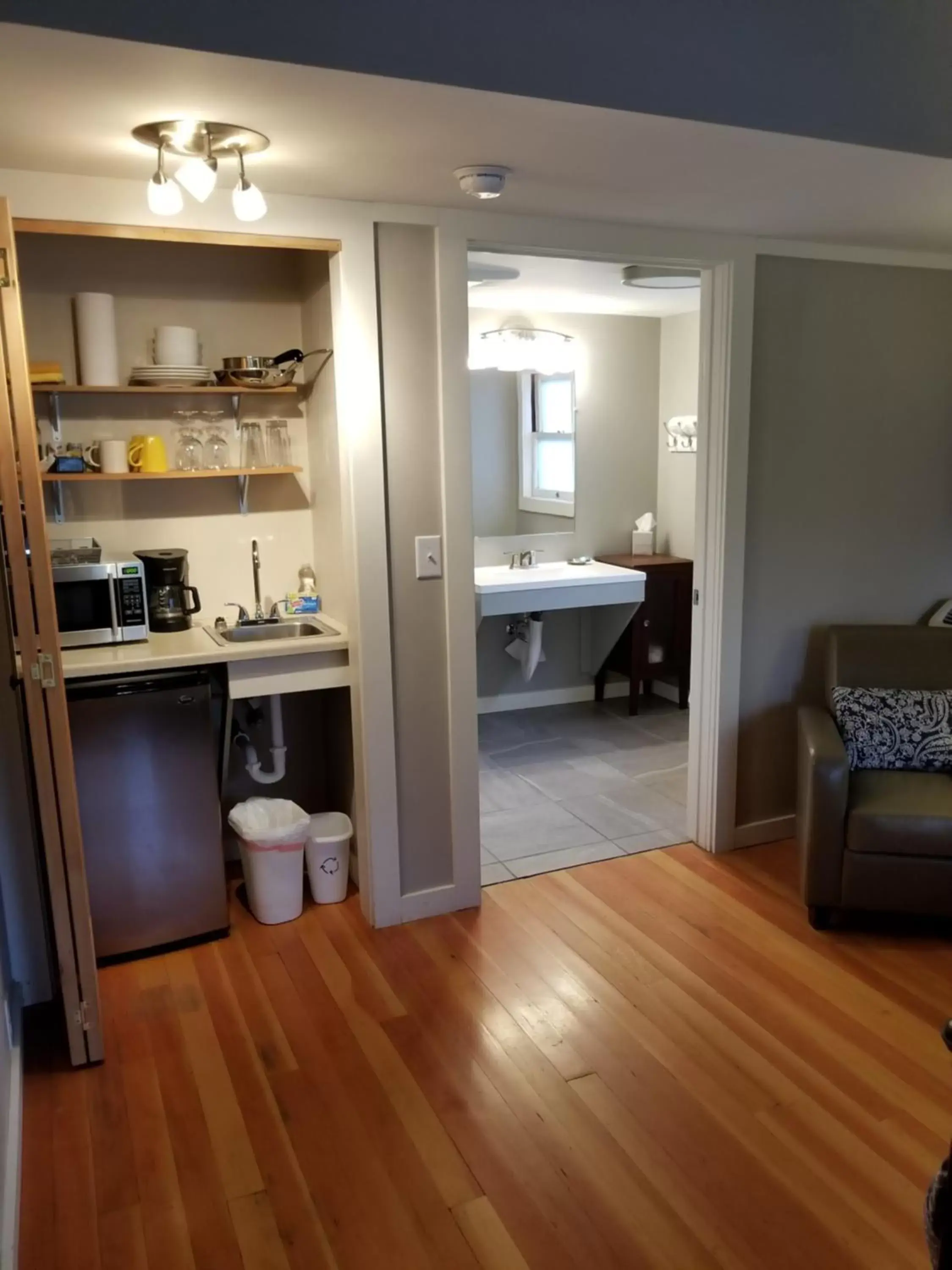 Kitchen/Kitchenette in China Creek Cottages