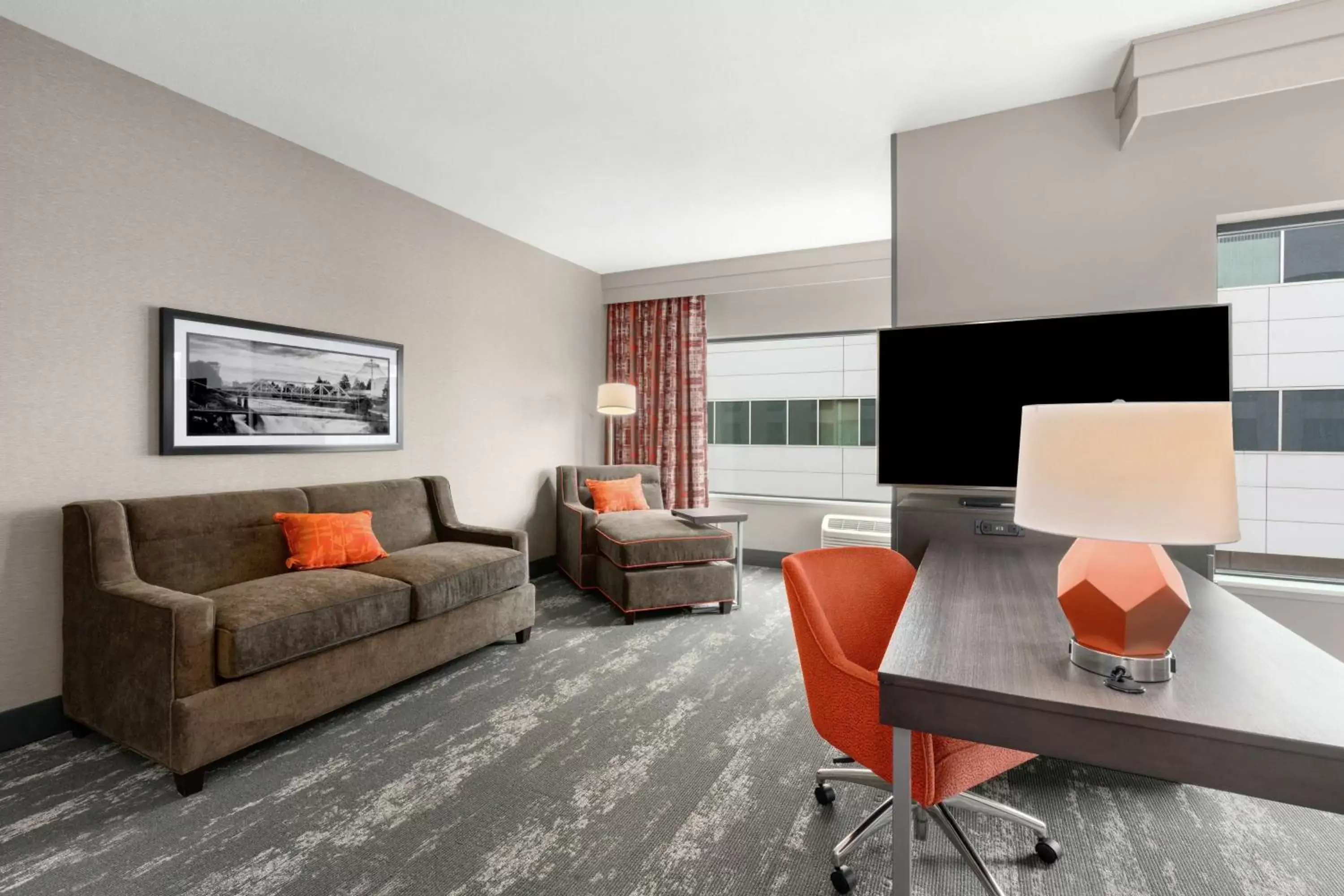 Bedroom, Seating Area in Hampton Inn & Suites Spokane Downtown-South
